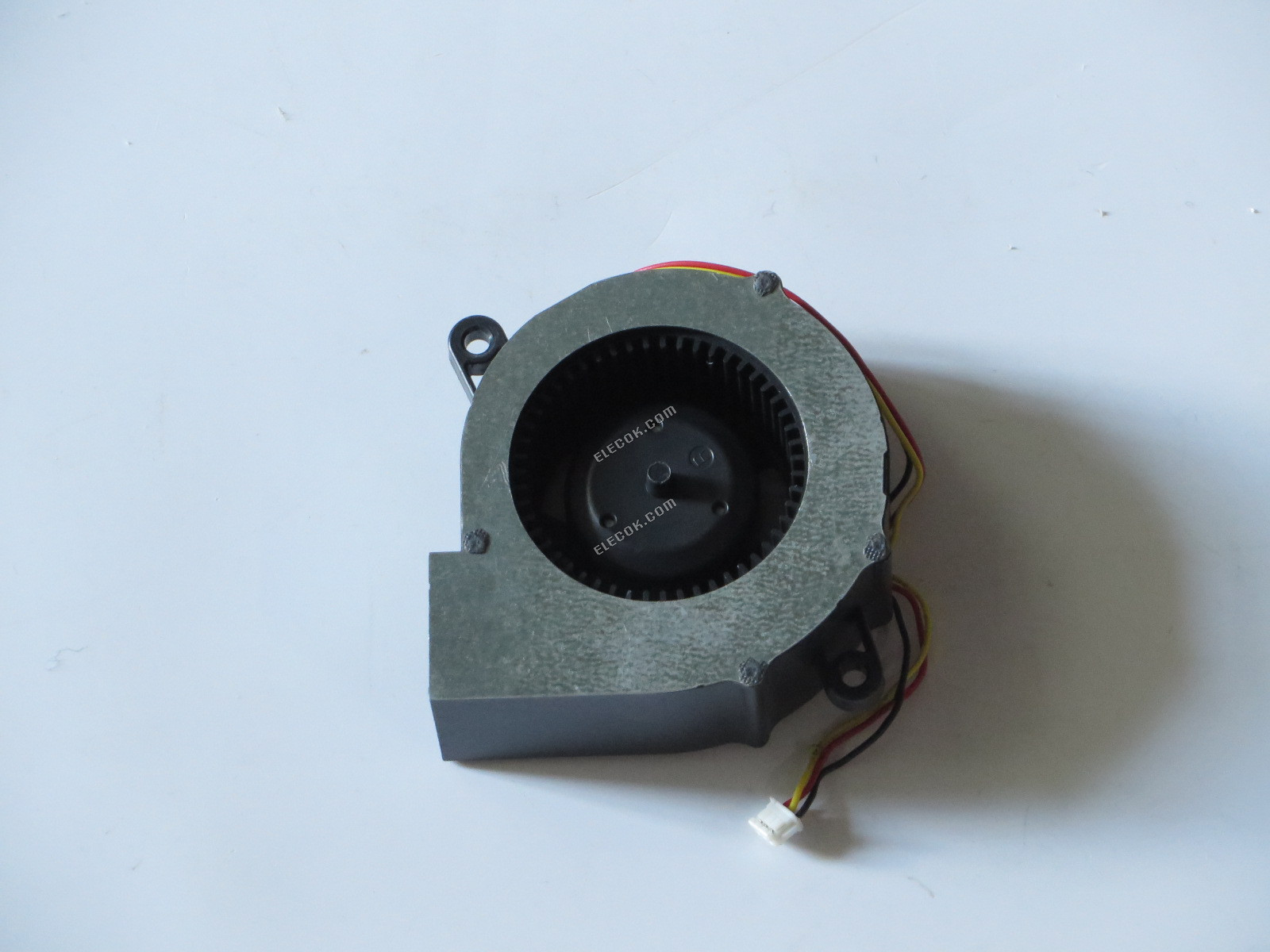 Toshiba SF6023BRH12-02E 12V 200mA 3 fils ventilateur de refroidissement 