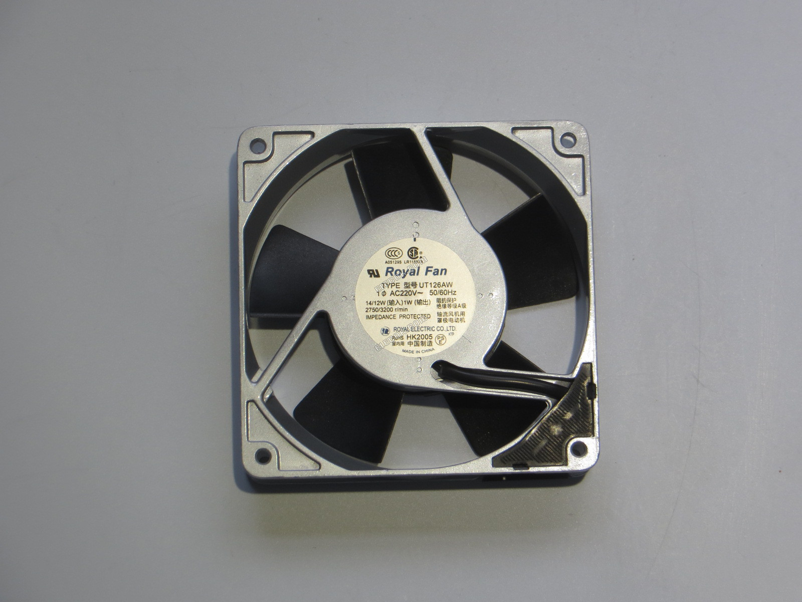 Royal Fan UT126AW 220V AC 50/60HZ 14/12W Cooling Fan with socket connection 