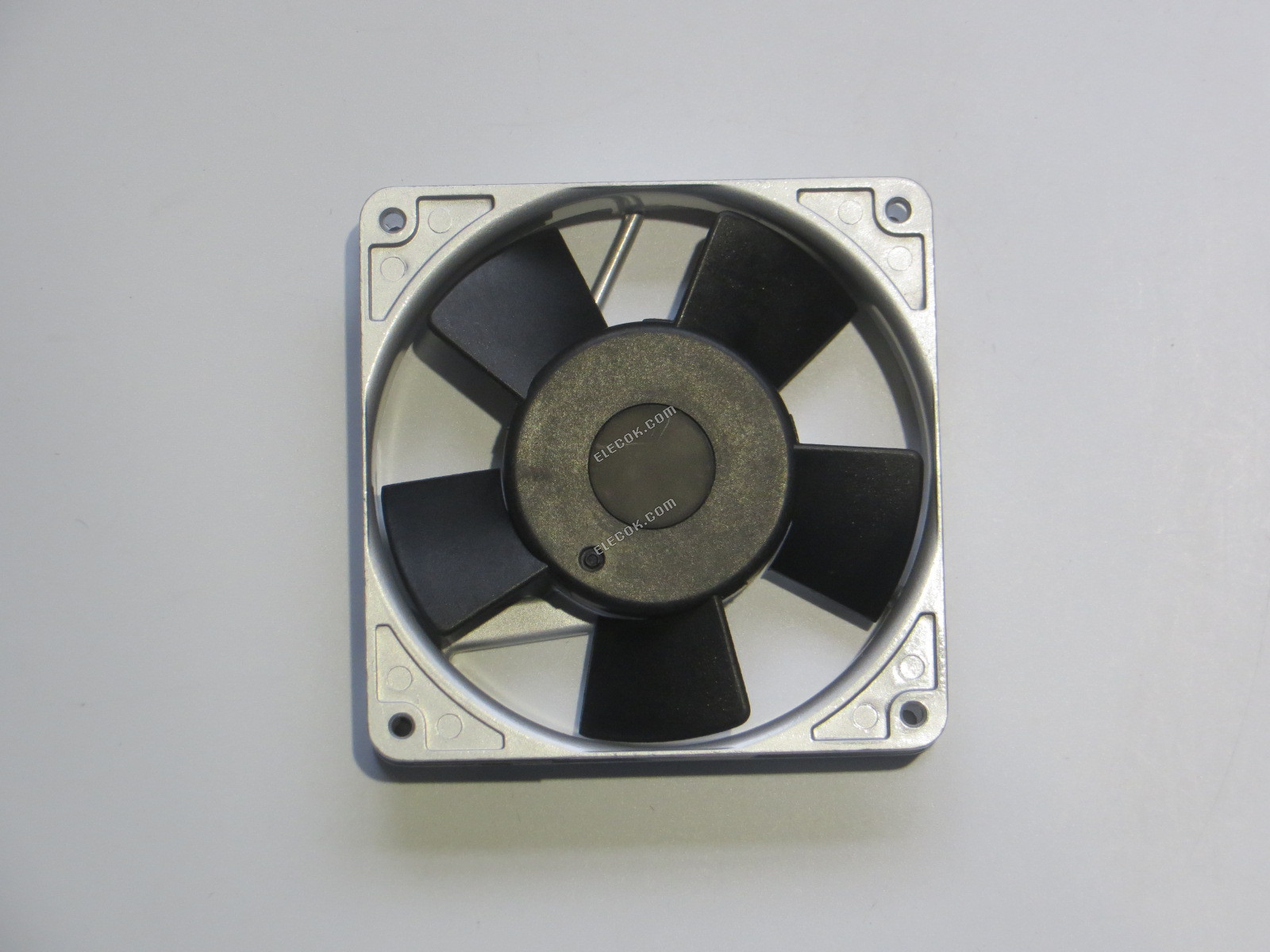 Royal Fan UT126AW 220V AC 50/60HZ 14/12W Cooling Fan with socket connection 
