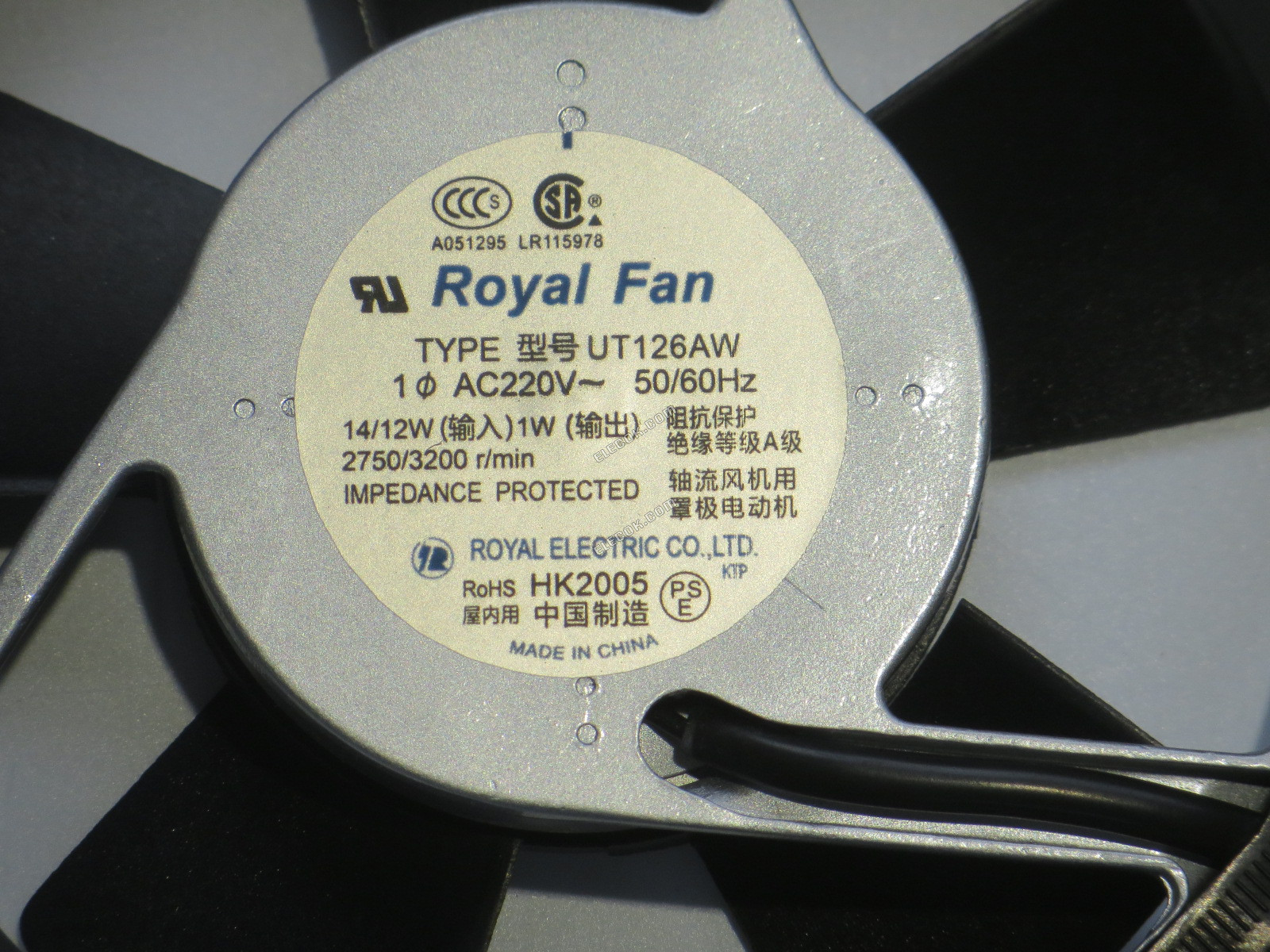 Royal Fan UT126AW 220V AC 50/60HZ 14/12W Cooling Fan with socket connection 