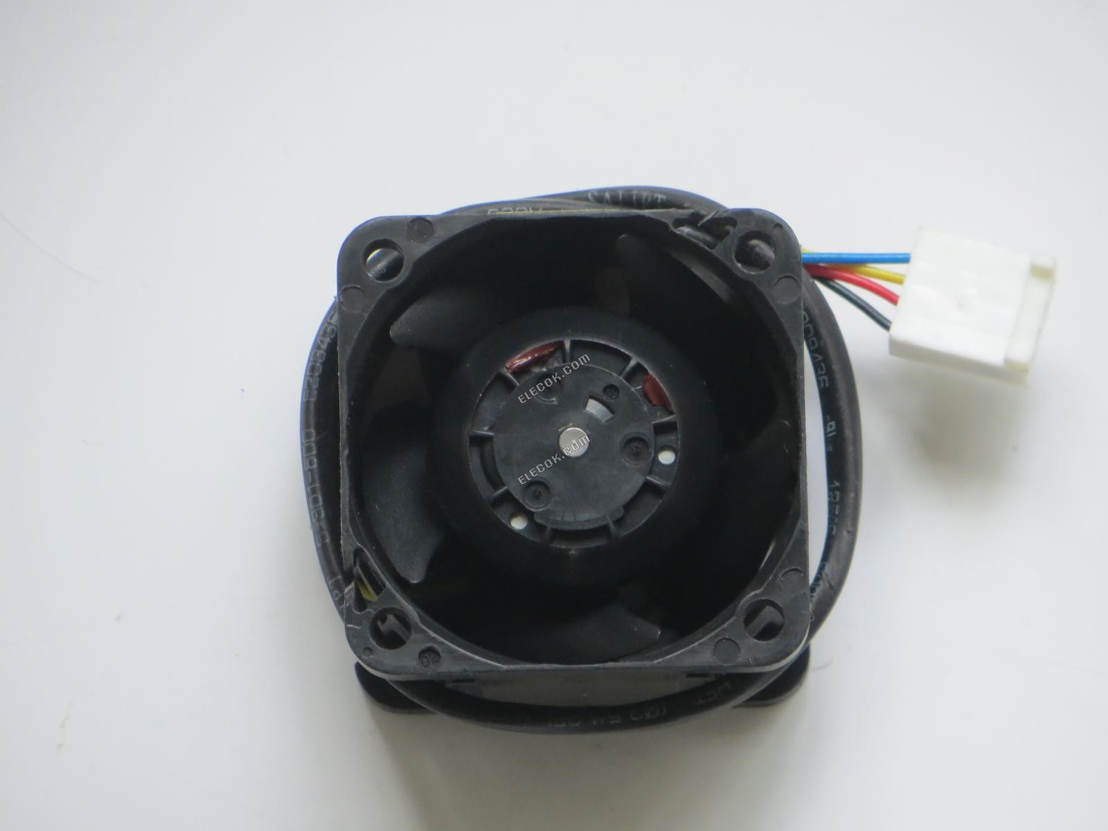 Nidec V40S12BUB5 -57A0512V 0.53A 4 Wires Cooling Fan 
