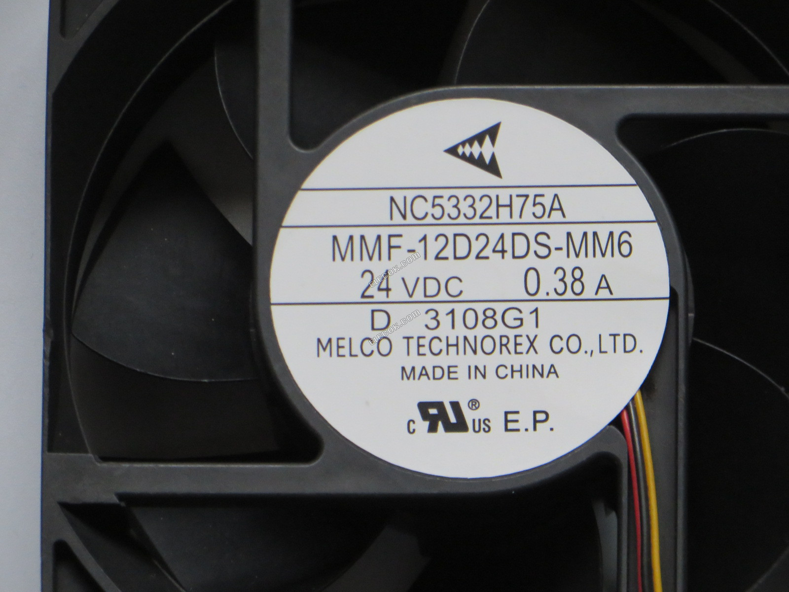 MitsubisHi MMF-12D24DS-MM6 NC5332H75A 24V 0,38A 3 draden Koelventilator met 7 blades, gerenoveerd 