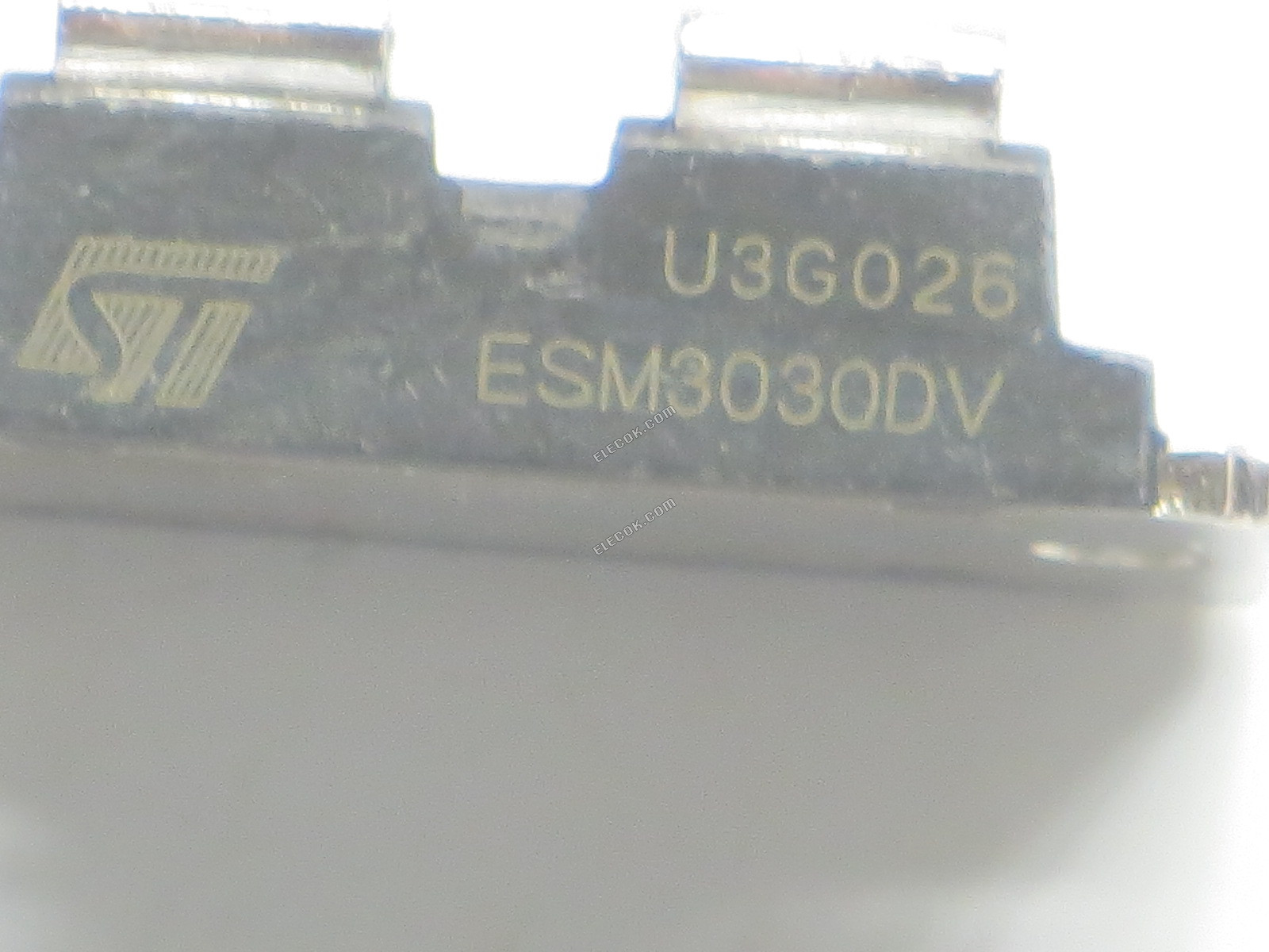 STMicroelectronics ESM3030DV 