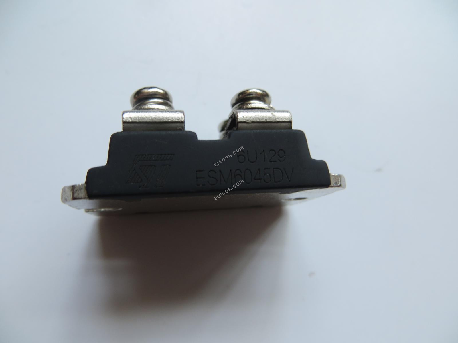 ST ESM6045DV 