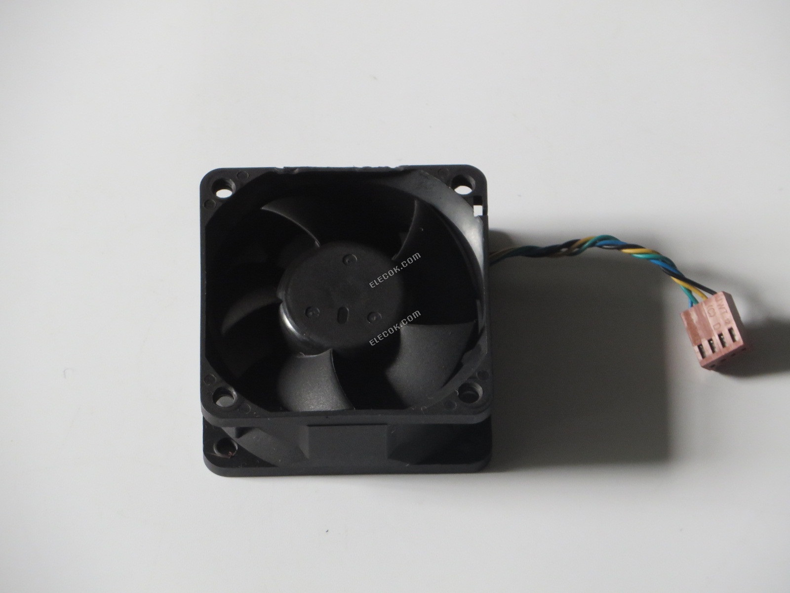 AVC DS06025R12U 12V 0.7A 4wires cooling fan 