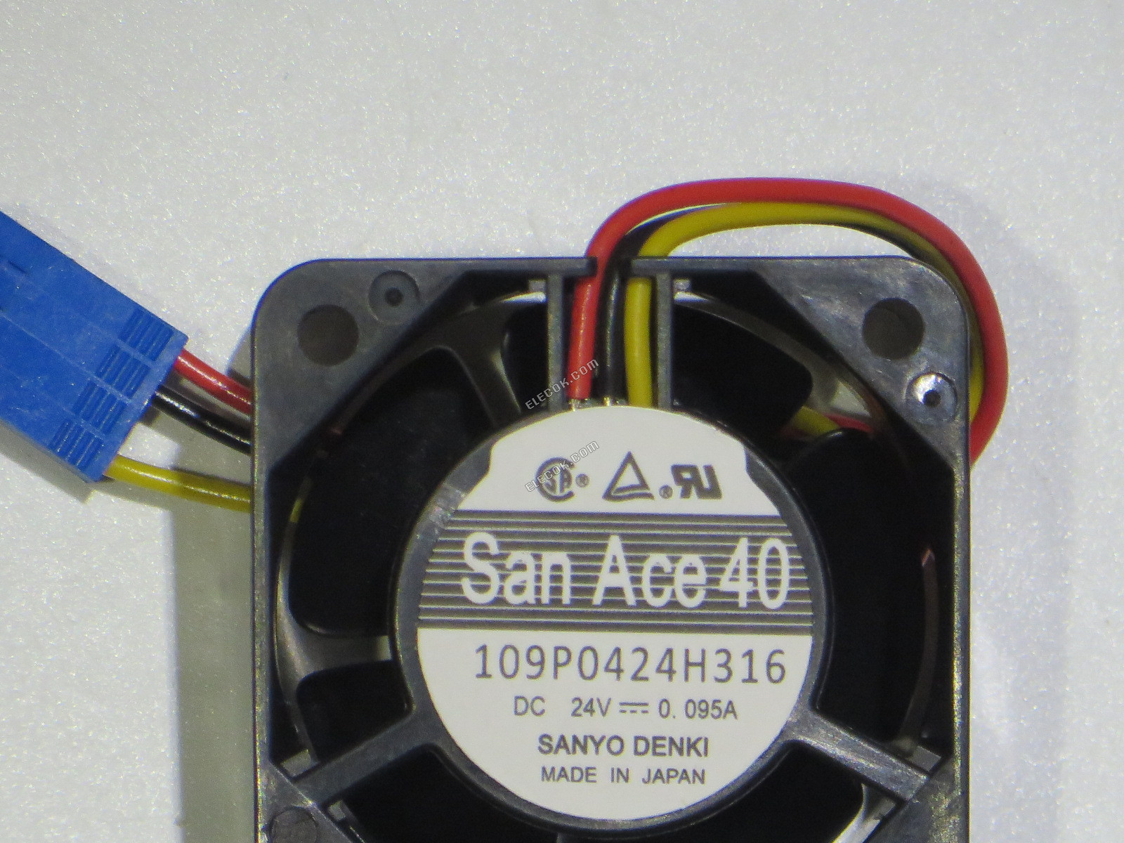 Sanyo 109P0424H316 4028 24V 0.095A 3線冷却ファンと青4PIN コネクタ, 改装済み