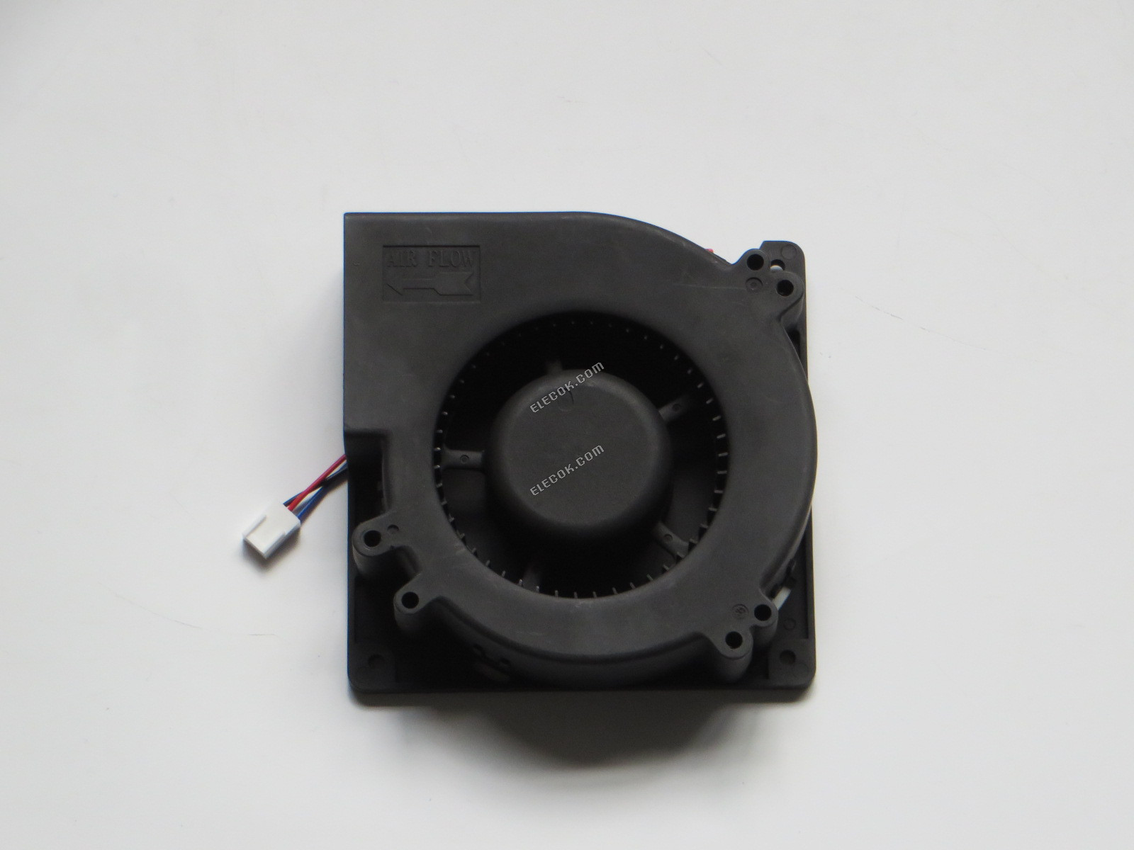 Delta Electronics BFB1212L Servidor - Turbinas Ventilador F00, bw120x120x32mm, 3 cables, 12V 0.60A usado 