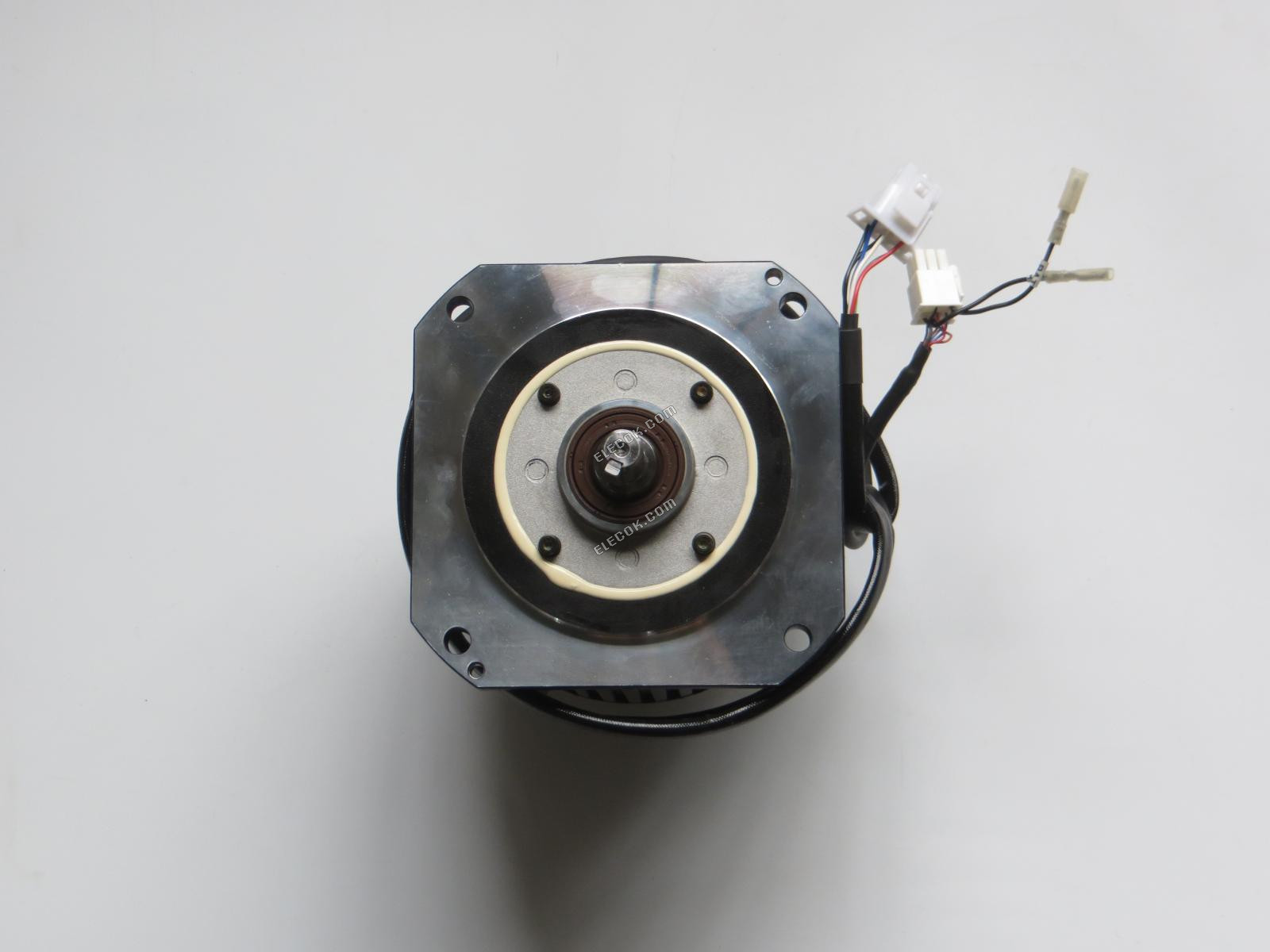 YASKAWA AC-SERVOMOTOR 550W 4.0A 2000RPM 200V SGMDH-06A2A-YR13 gebraucht 