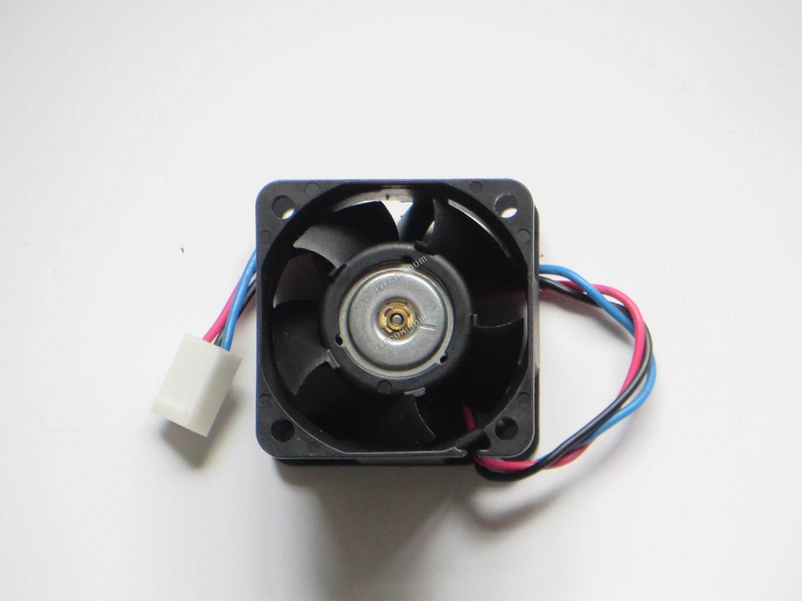 DELTA FFB0412VHN-F00 12V 0.24A 3wires Cooling Fan 