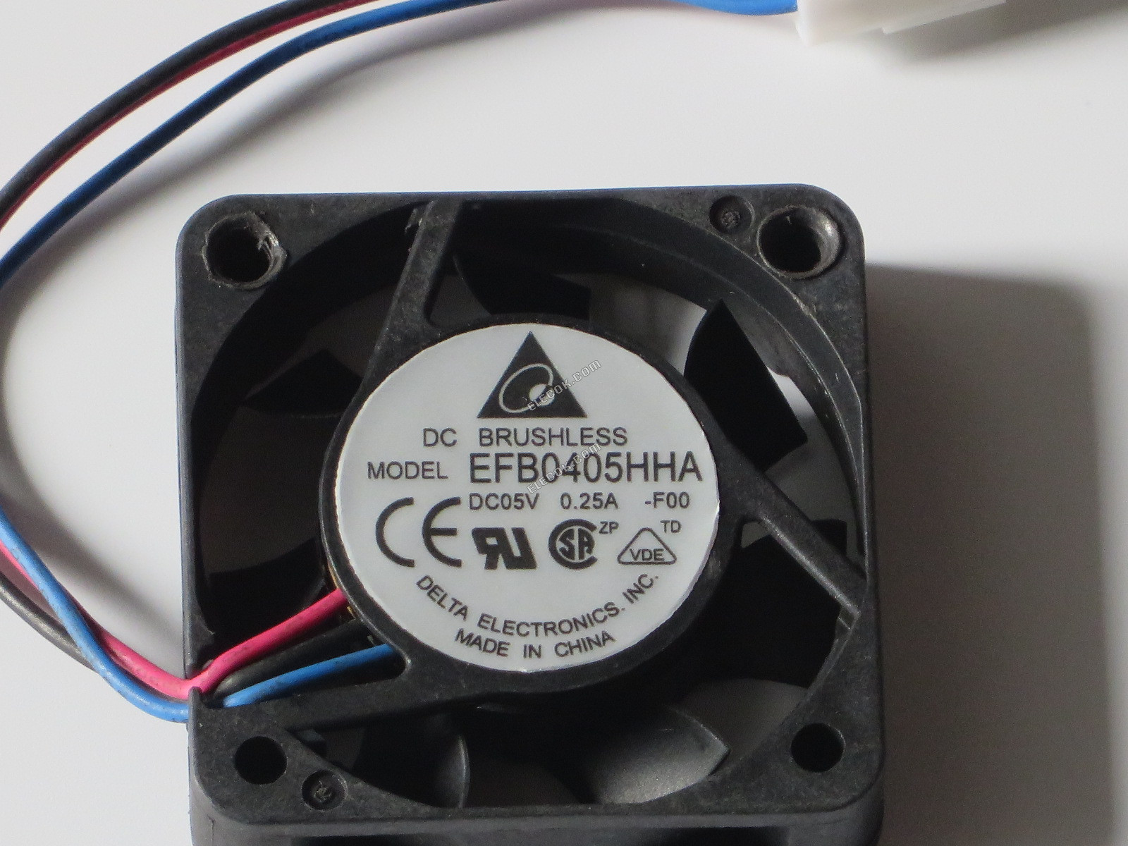 DELTA EFB0405HHA-F00 5V 0,25A 3 καλώδια ανεμιστήρας ψύξης 