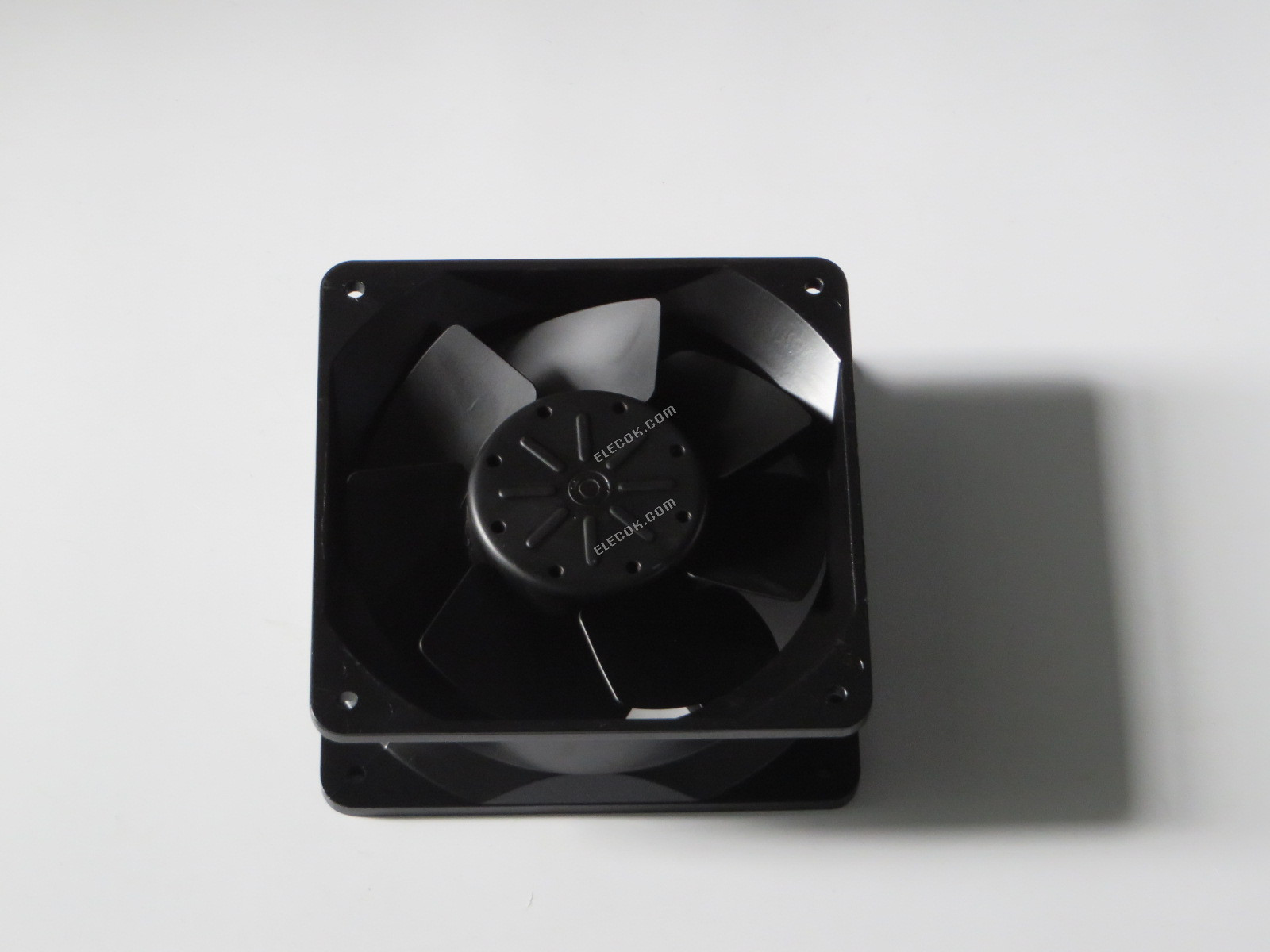 IKURA VENTILADOR 6250MG1 220V 50/60HZ conexión por enchufe, reacondicionado 