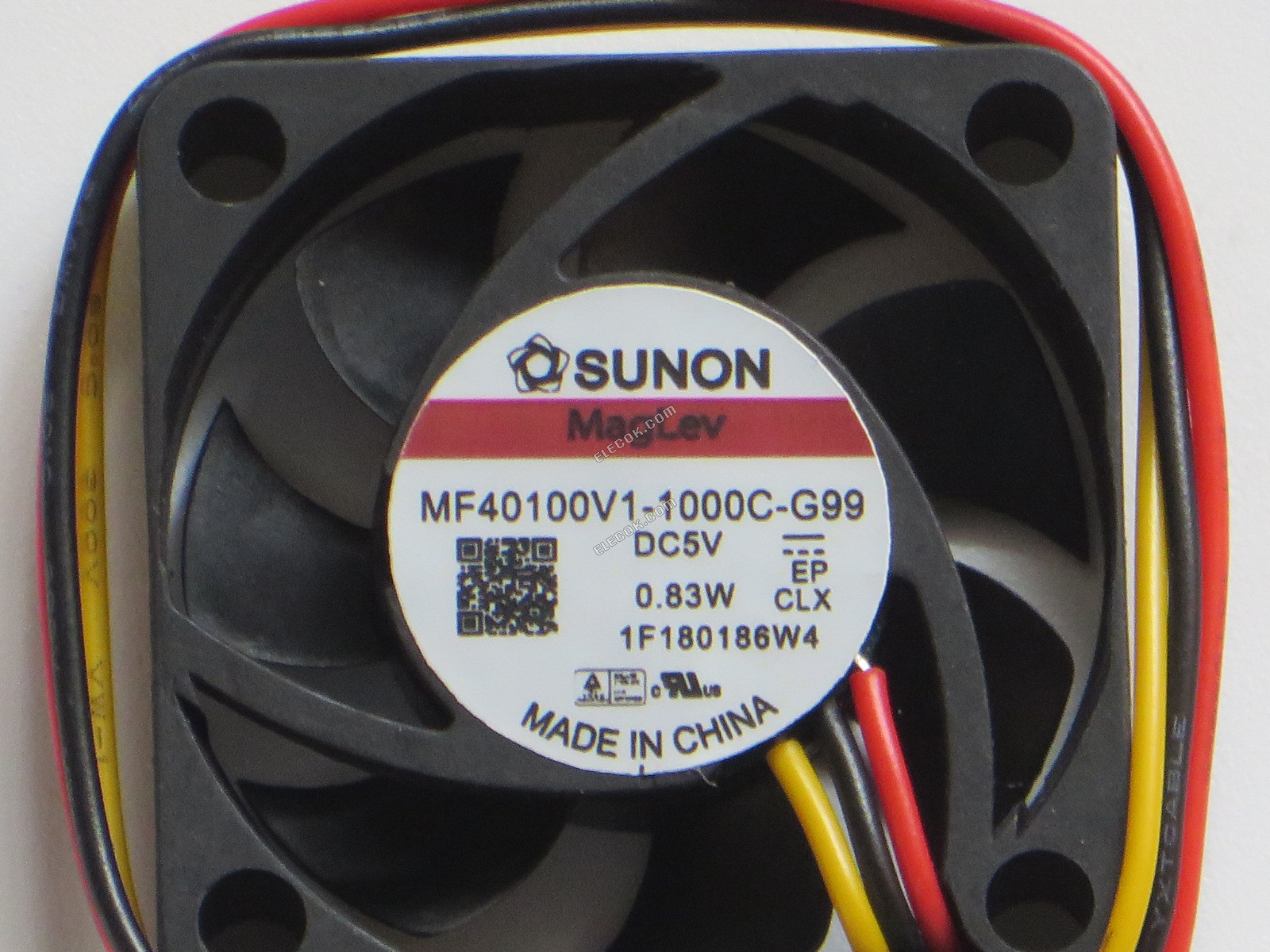 Sunon MF40100V1-1000C-G99 5V 0.83W 3線冷却ファン