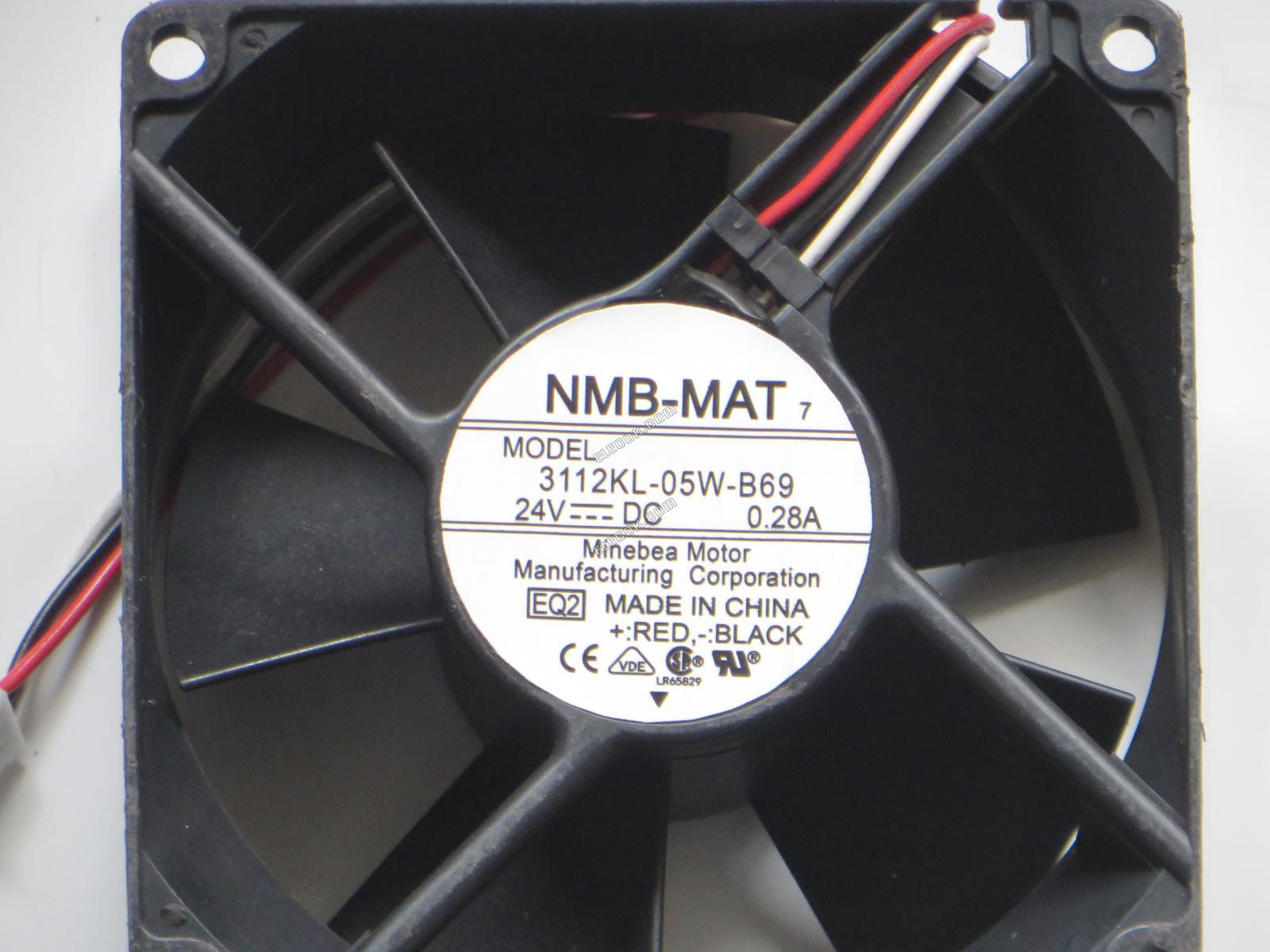 NMB 3112KL-05W-B69 24V 0,28A 3 cables ventilador de refrigeración 