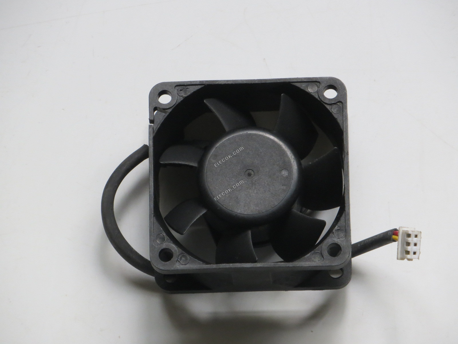 Y.S TECH FD1260255B-2A Server - Square Fan, sq60x60x25mm, w80x3x3, DC 12V 1.44W 3-wire 