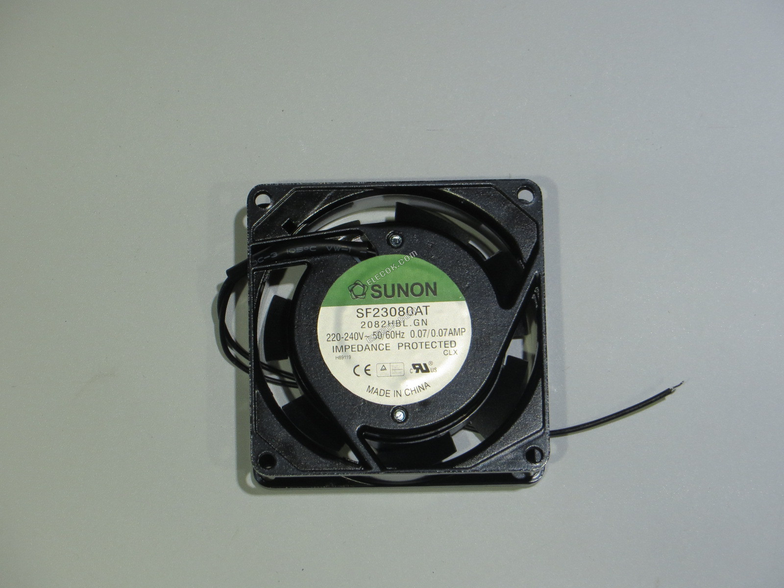 Sunon SF23080AT 2082HBL.GN 220/240V 0,07A 13,5W 2 drähte Kühllüfter 