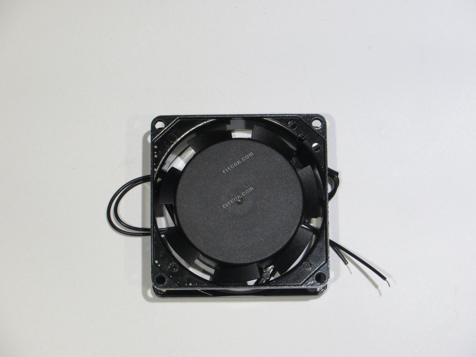 Sunon SF23080AT 2082HBL.GN 220/240V 0,07A 13,5W 2 drähte Kühllüfter 
