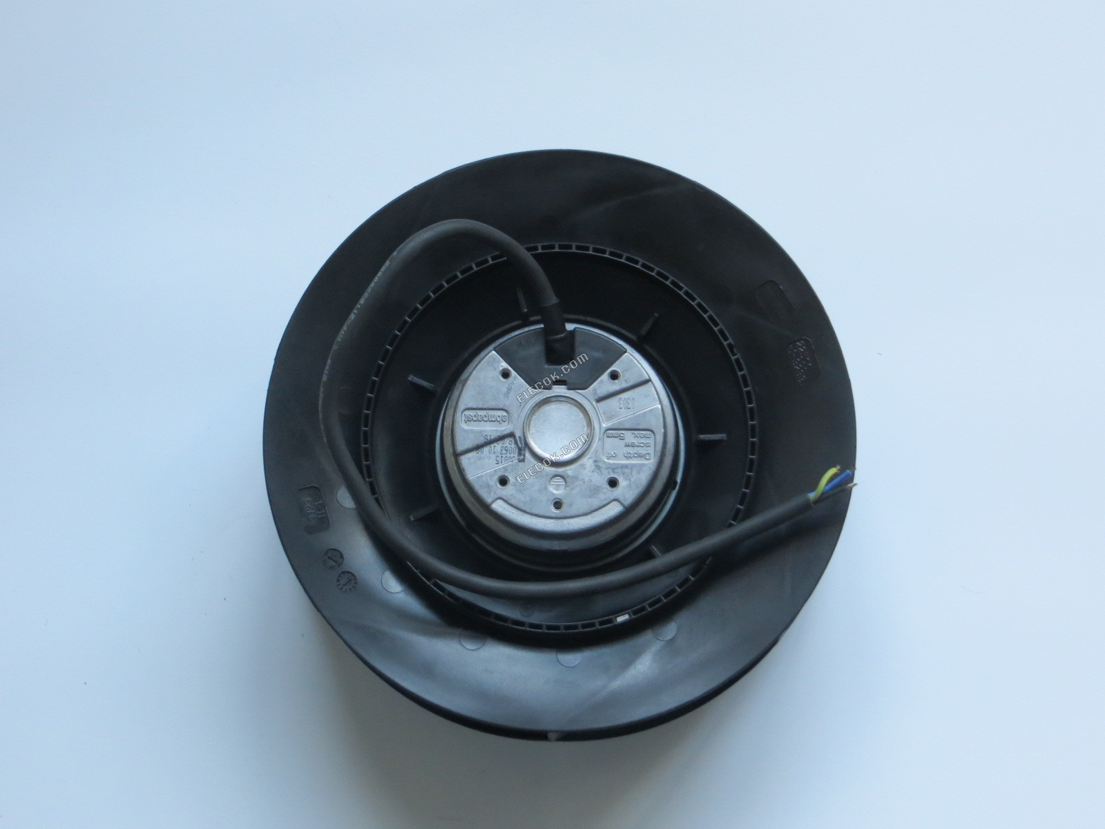 ebmpapst R2E225-RA92-29 230V 0,68A 4 fils Ventilateur 