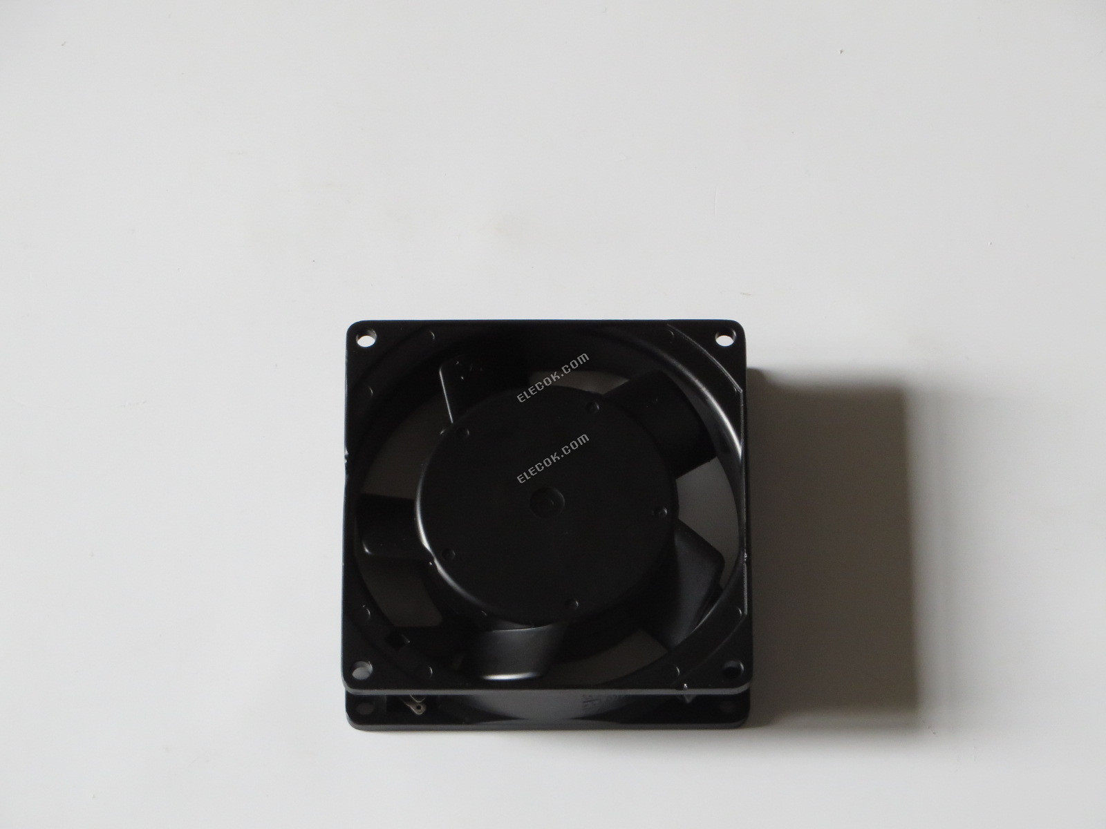 FULLTECH UF-92B23 STH 230V 16/14W Cooling Fan with socket connection 
