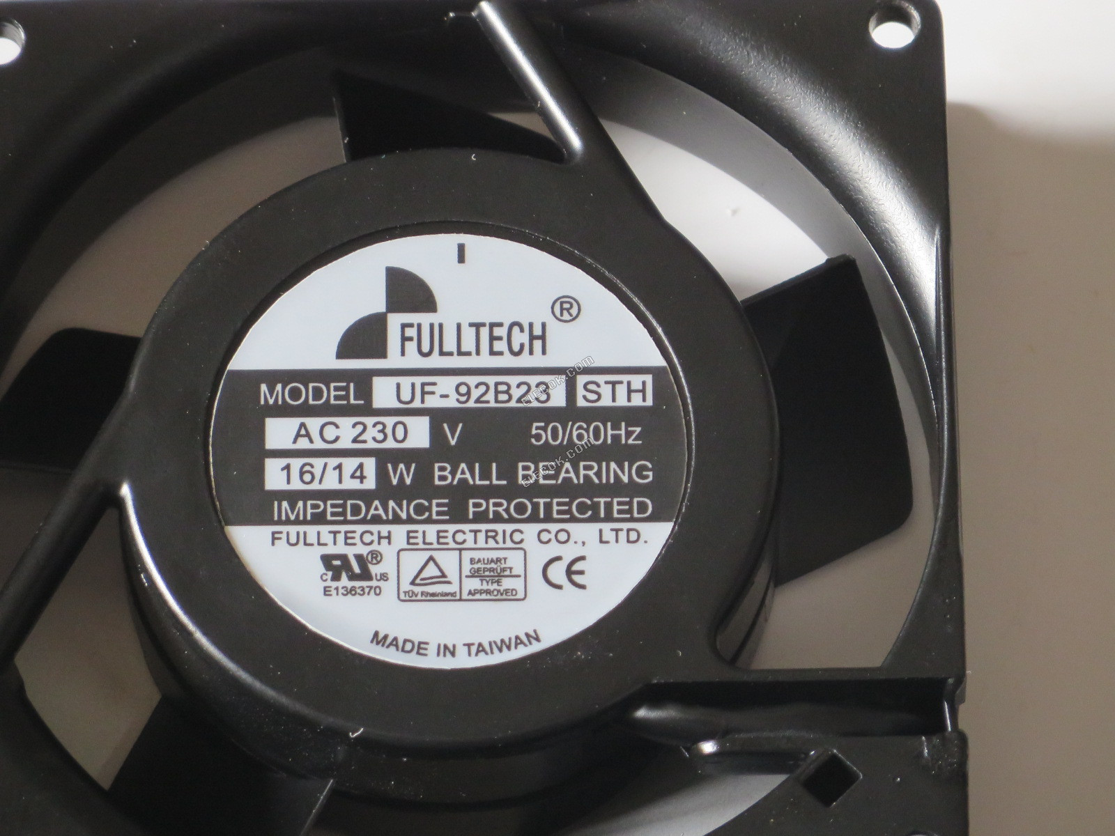 FULLTECH UF-92B23 STH 230V 16/14W Cooling Fan with socket connection 