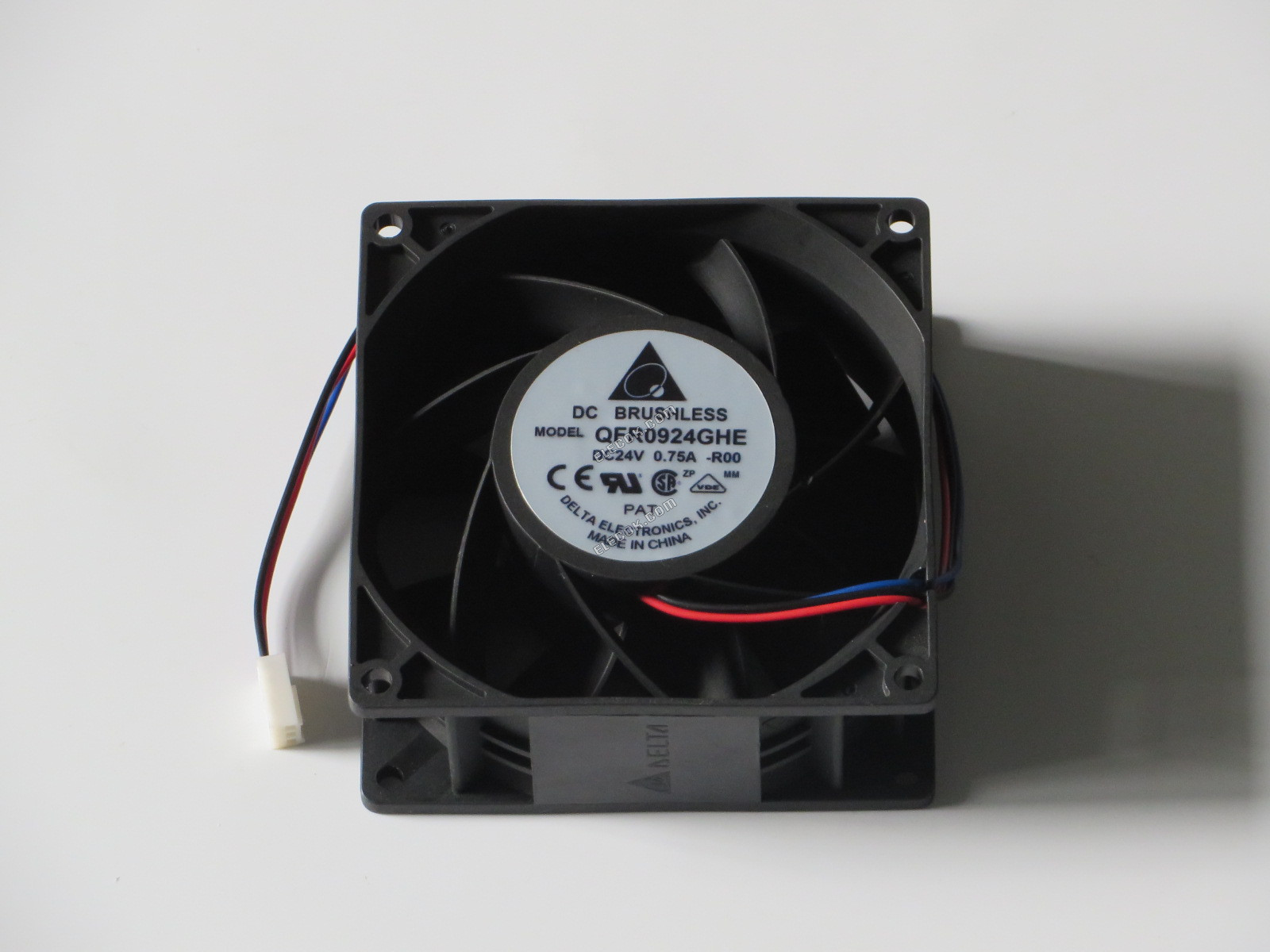 DELTA QFR0924GHE-R00 24V Ventilador De Refrigeración 