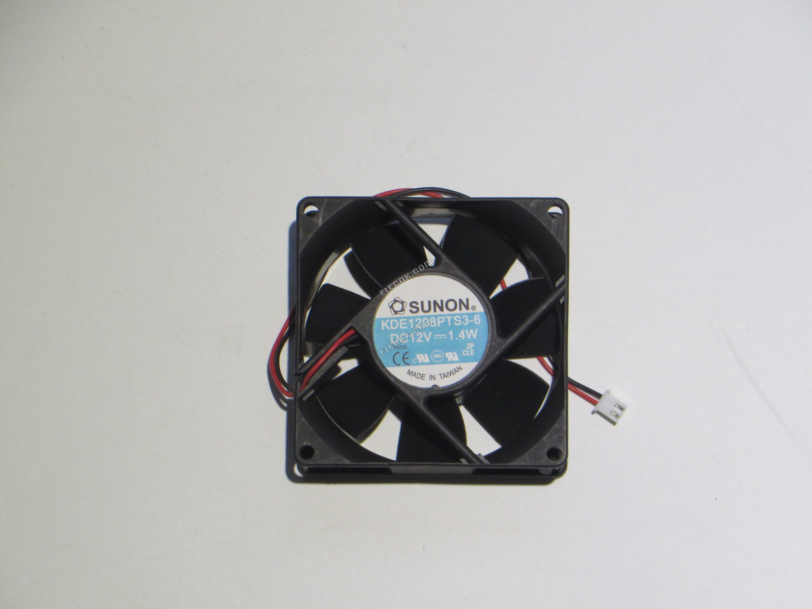 Sunon KDE1208PTS3-6 12V 120mA 1.4W 2線冷却ファン