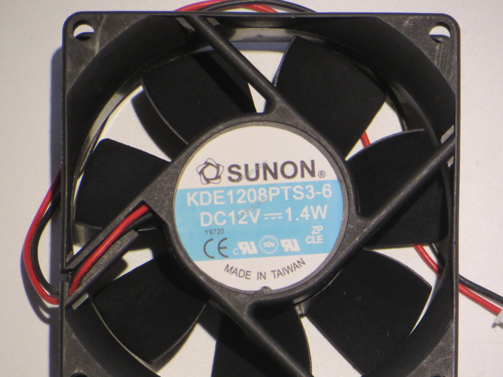 Sunon KDE1208PTS3-6 12V 120mA 1.4W 2線冷却ファン