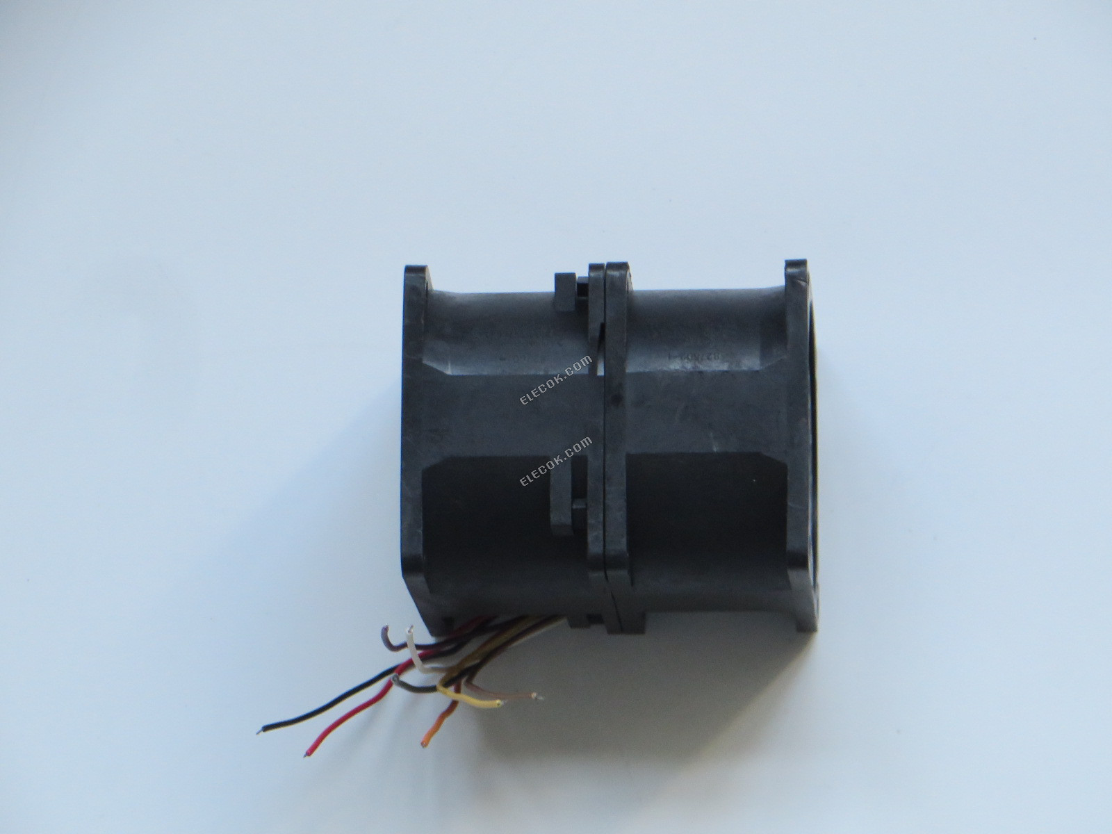 Sanyo 9CRA0612P0G001 12V 2.3A 27.6W 8wires 冷却ファン