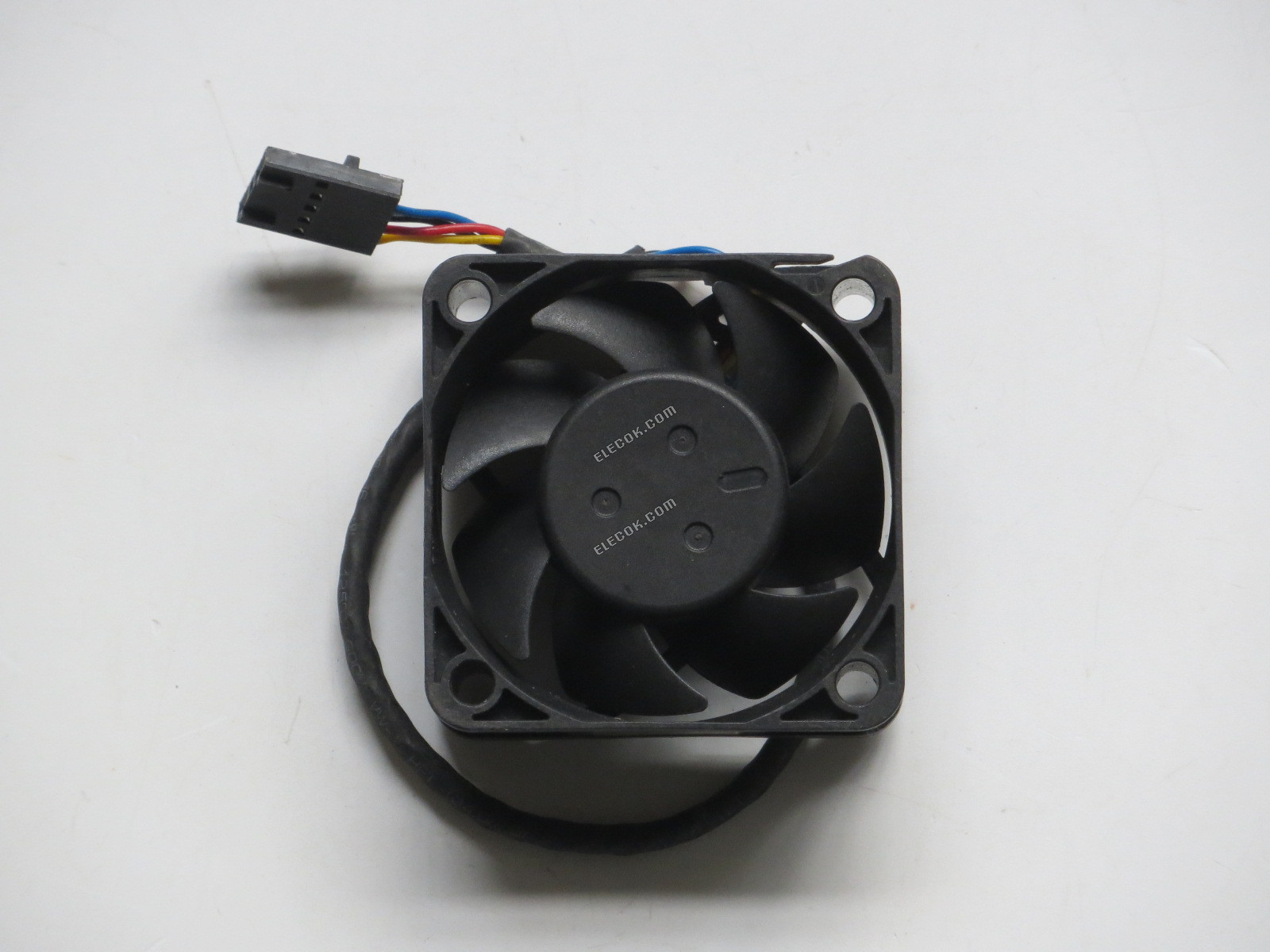 Foxconn PVA050F12P, P01-AB 12V 0.30A 4wires Cooling Fan 
