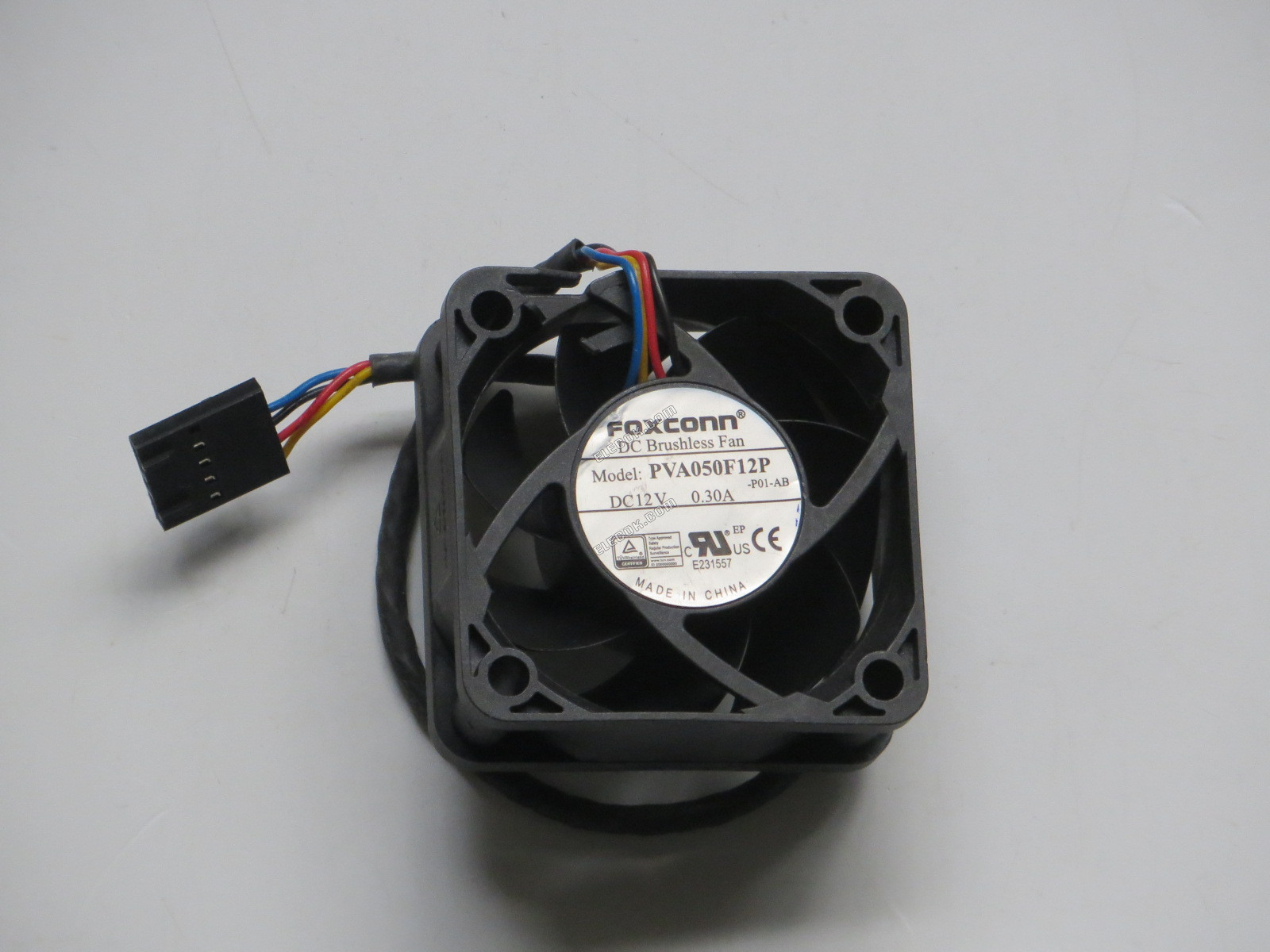 Foxconn PVA050F12P, P01-AB 12V 0.30A 4wires Cooling Fan 