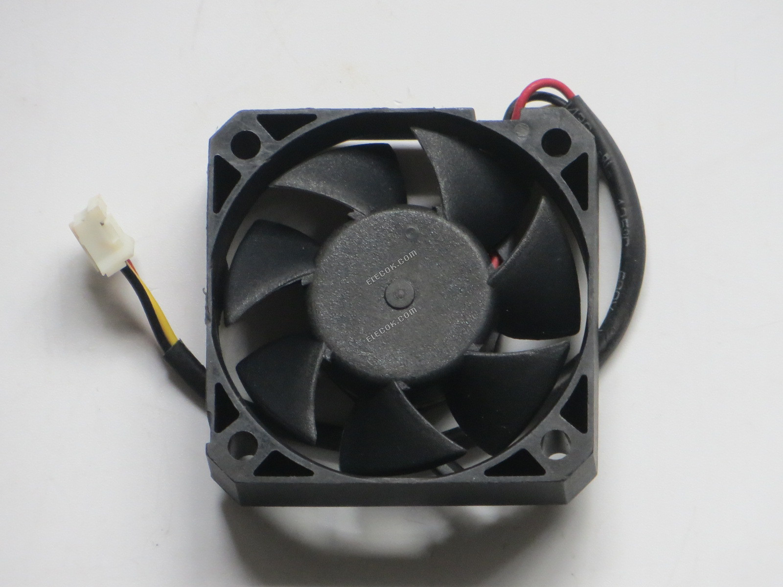 ADDA AG04012LB107600, G 12V 0.7A 3wires cooling fan 