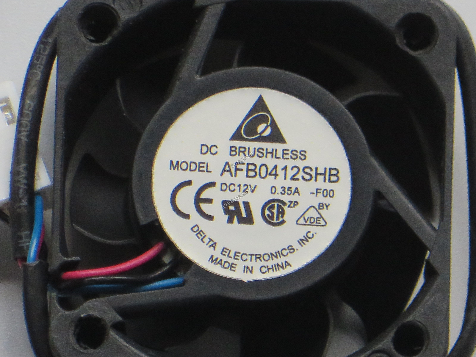 DELTA AFB0412SHB-F00 12V 0.35A 3W 3wires Cooling Fan 