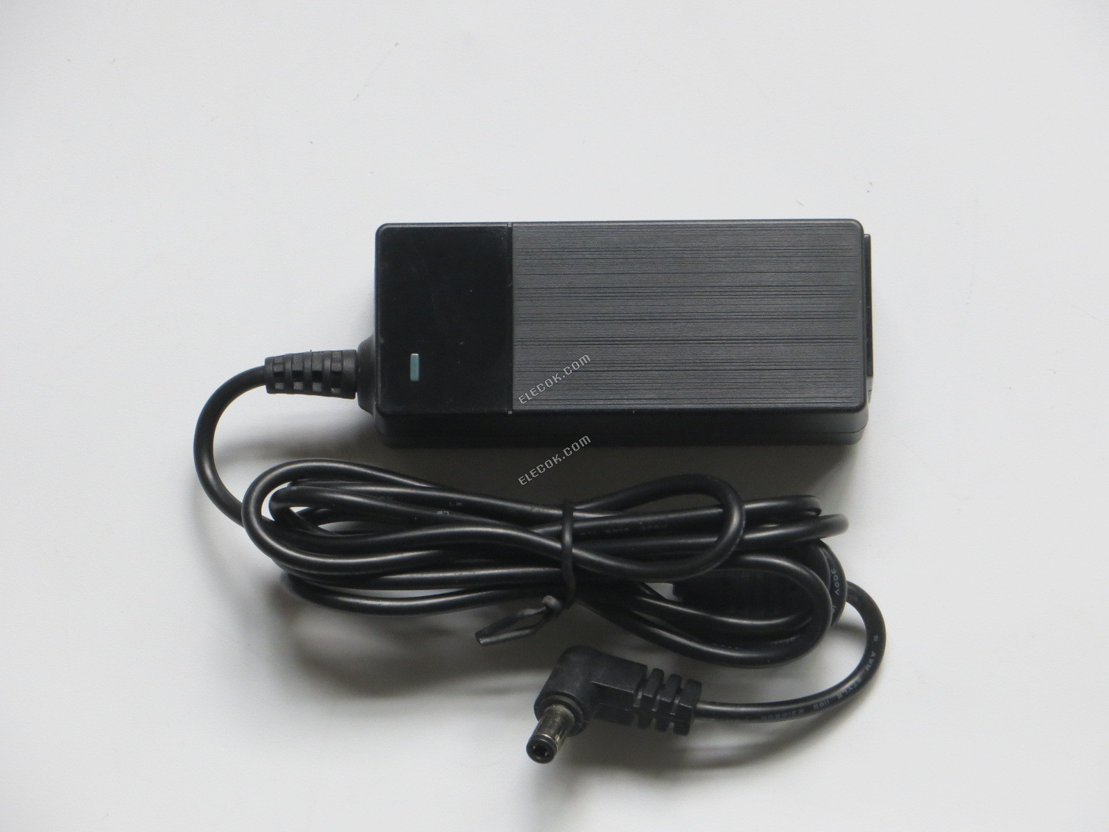 Huntkey HKA03612030-8C Adattatore AC 5V-12V 12V 3.0A, Barrel 5,5/2.5mm, 2-Prong 