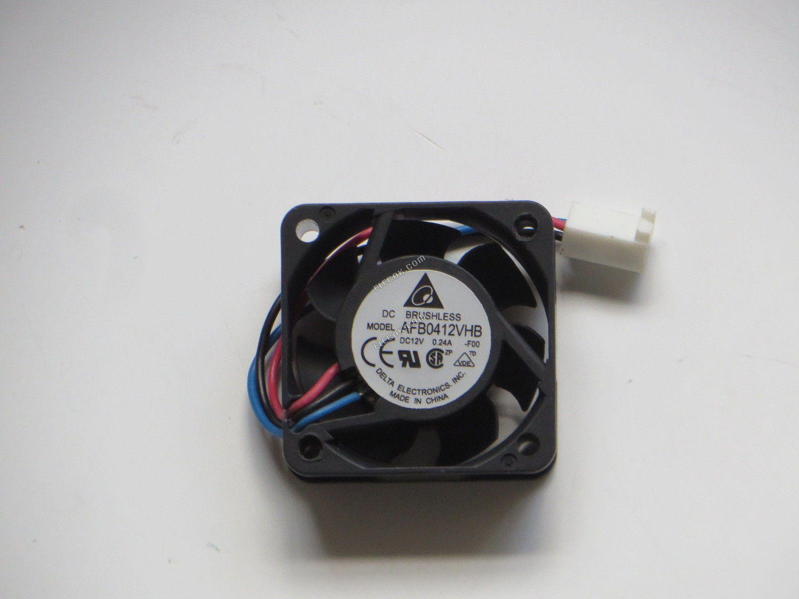 DELTA AFB0412VHB-F00 12V 0.24A 3wires Cooling Fan 
