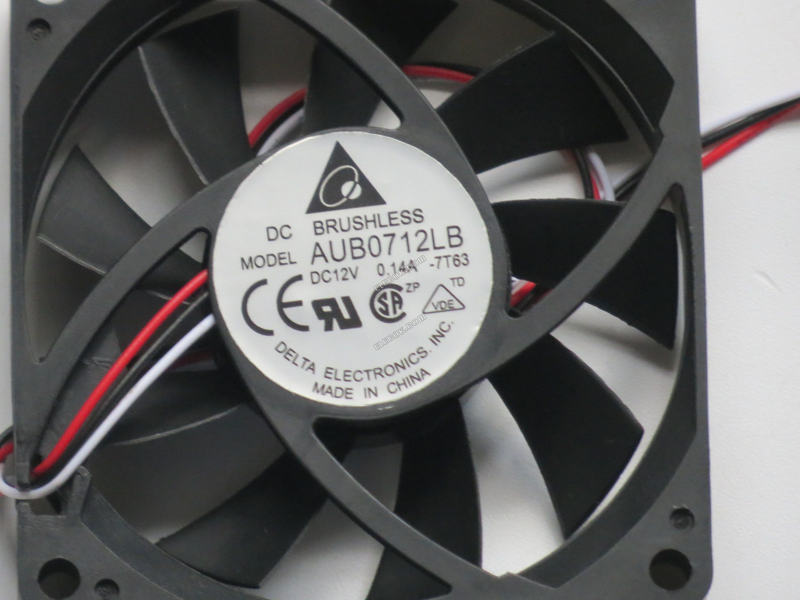 Delta Electronics AUB0712LB 7T63, sq70x70x15mm, 3-wire, 12V 0.14A 