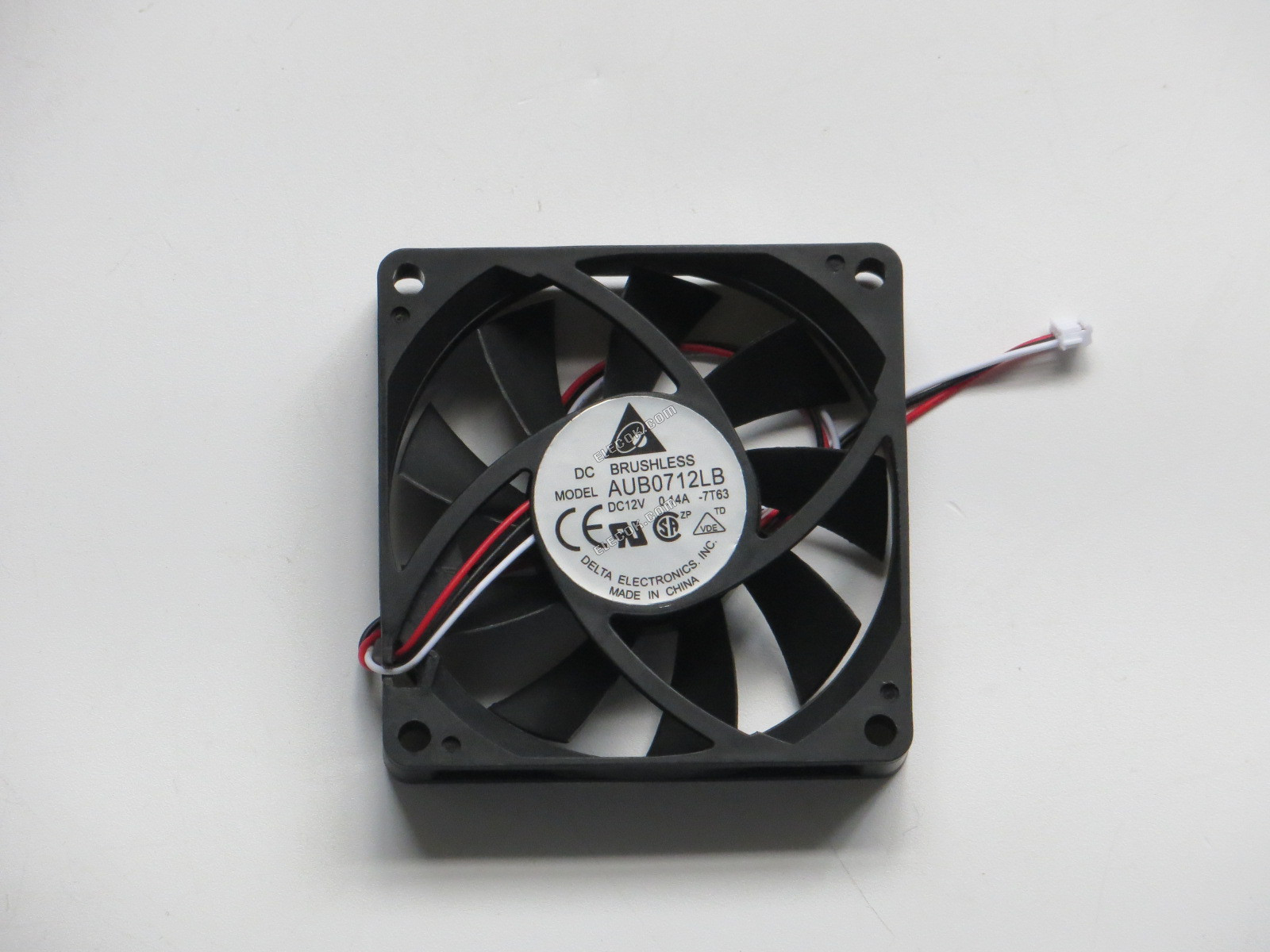 Delta Electronics AUB0712LB 7T63, sq70x70x15mm, 3-wire, 12V 0.14A 