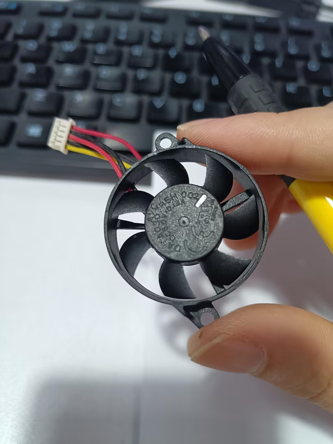 AVC DATA0307R5H 5V 0.13A 2 wires Cooling Fan 