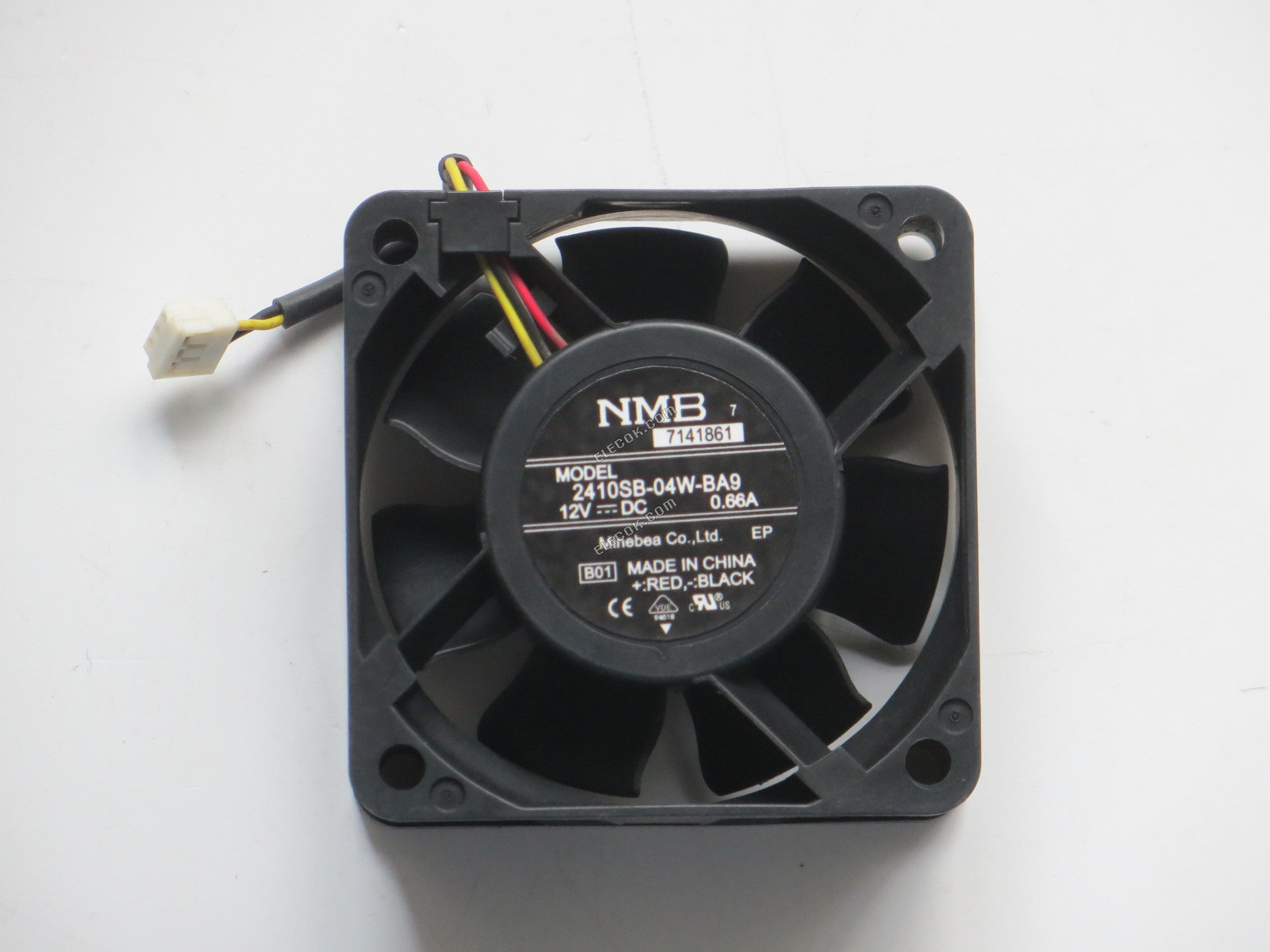 NMB 2410SB-04W-BA9 DC 12V 0.66A 3선 냉각 팬 