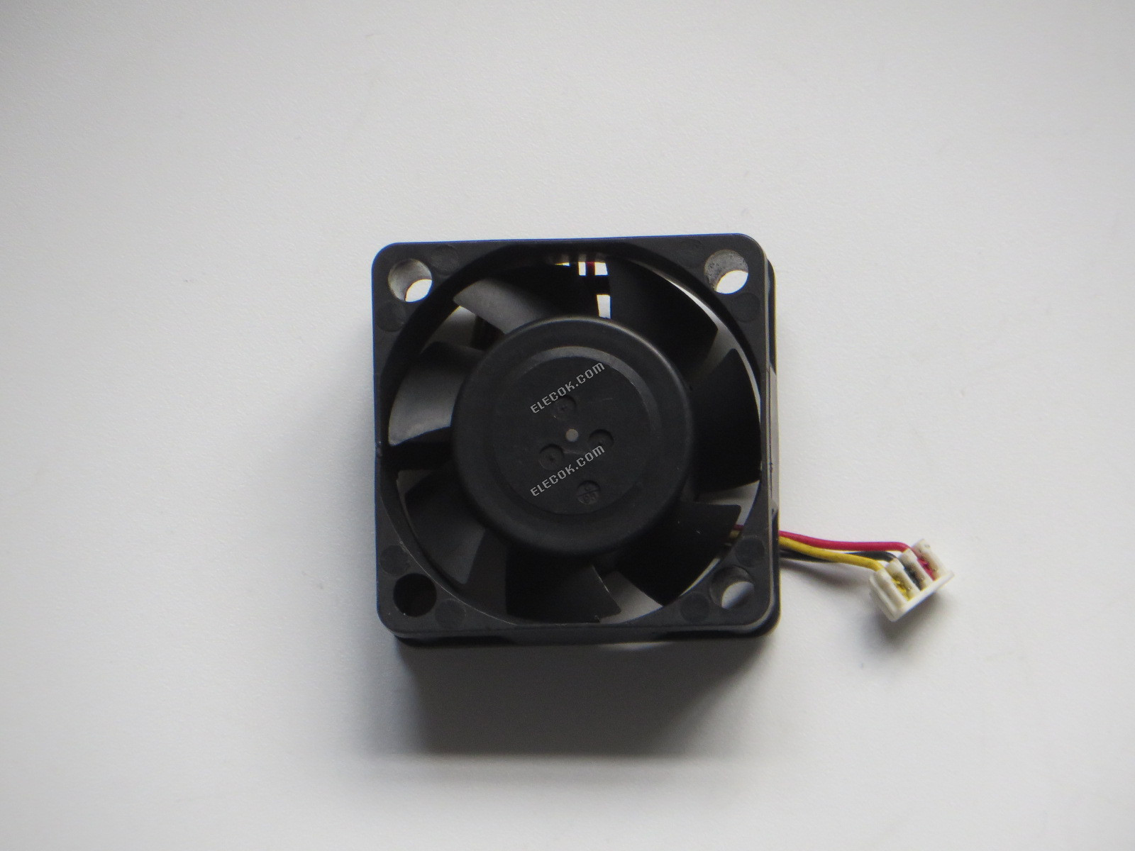 Nidec D04R-24TH 24B 24V 0.08A 3wires cooling fan 