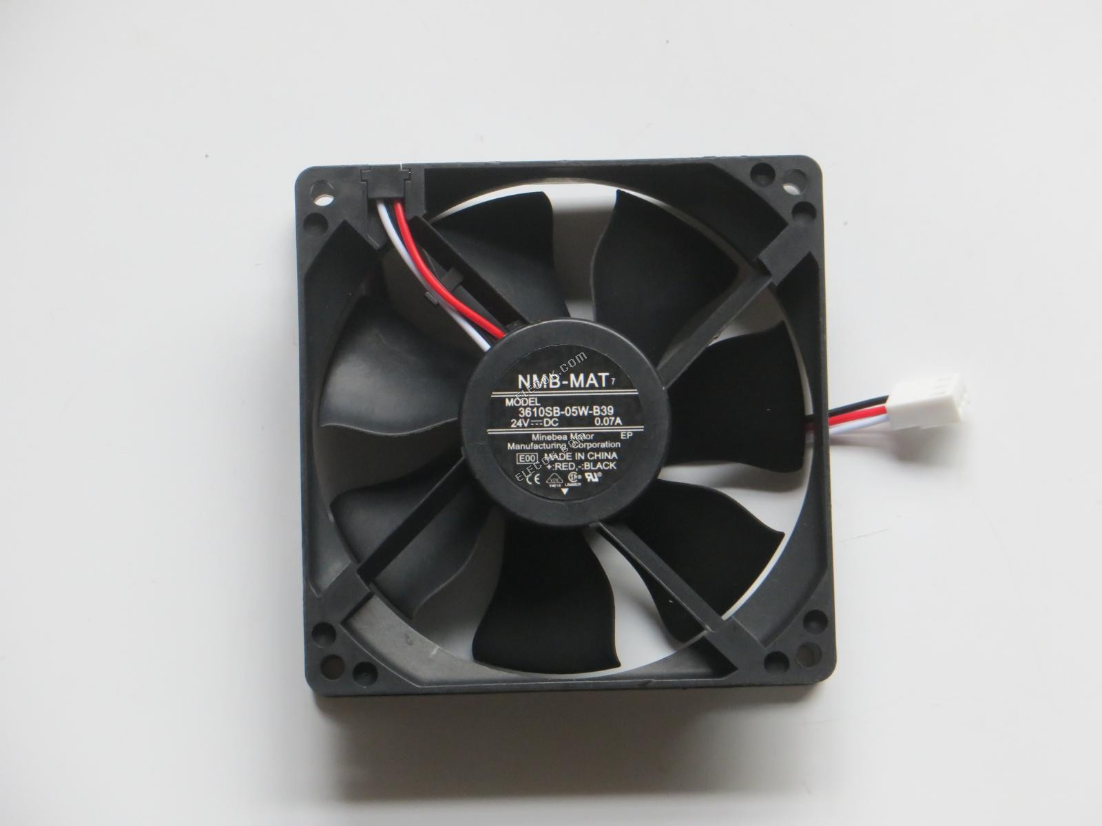 NMB 3610SB-05W-B39-E00 24V 0.07A 3線冷却ファン