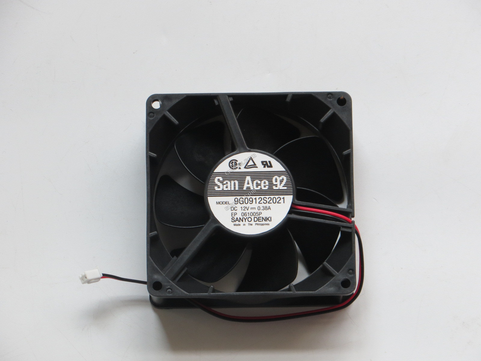 Sanyo 9G0912S2021 12V 0.38A 2 wries Cooling Fan 