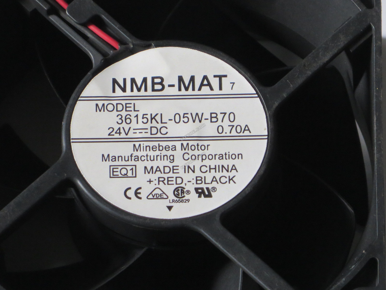 NMB 3615KL-05W-B70 24V 0,7A 2 draden Koelventilator, Gerenoveerd 