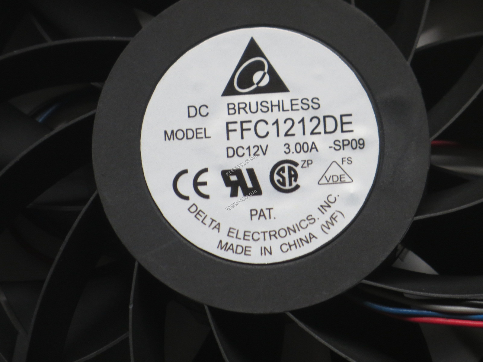 DELTA FFC1212DE-SP09 12V 3.00A 4wires cooling fan 