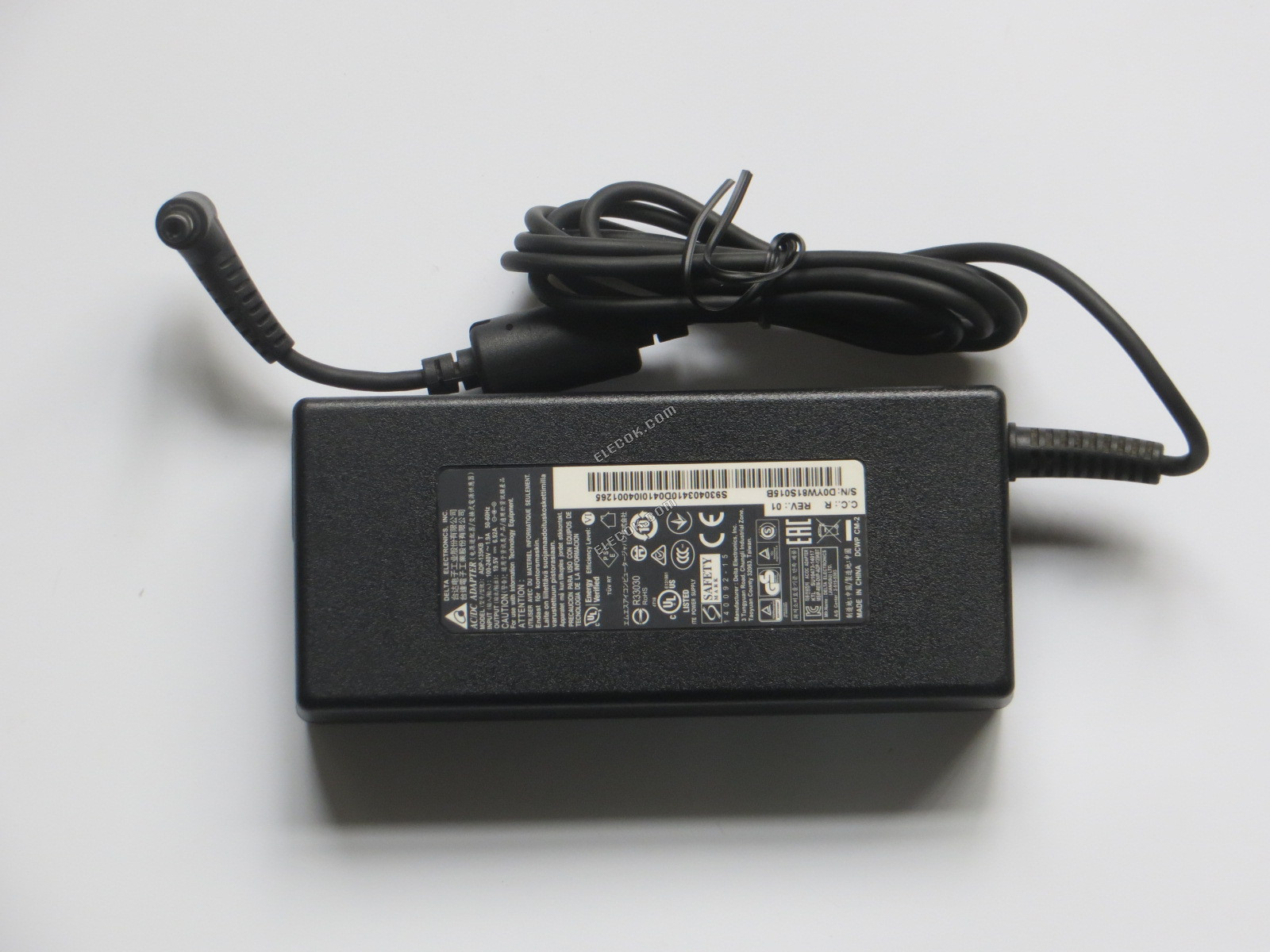 DELTA ADP-135KB T 19.5V 6,92A 135W CA Adapter Para MSI Portátil Fuente De Alimentación Charger con 5.5*2.5mm interfaz, usado 