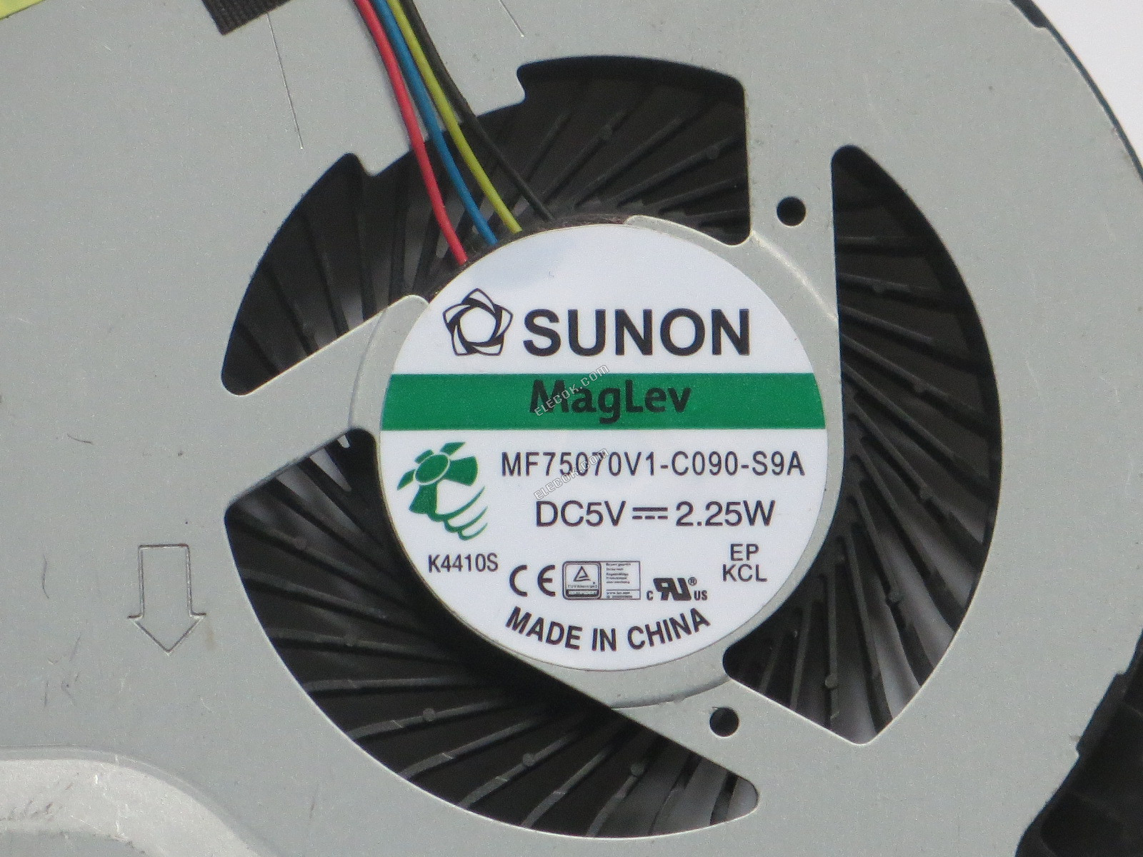 SUNON MF75070V1-C090-S9A Cooling Fan 5V 2.25W, w20x4x4 4-pin used 