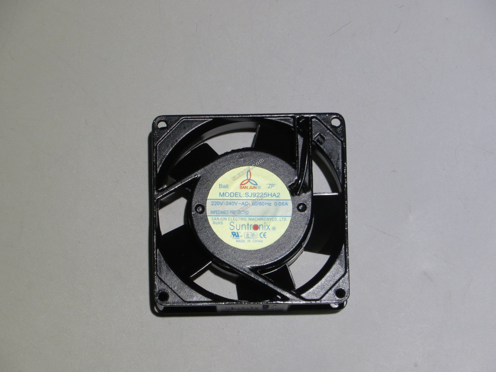SANJU SJ9225HA2 220/240V 0.06A fan with plug connection 