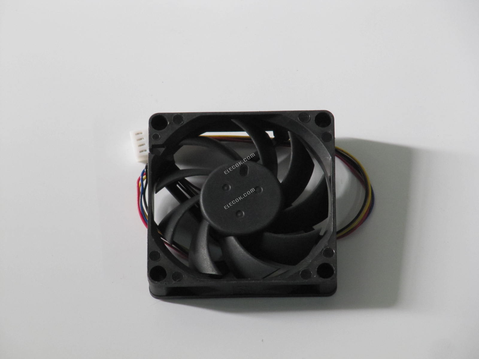 AVC DE07015B12L P071 12V 0,3A 4 fils ventilateur de refroidissement 