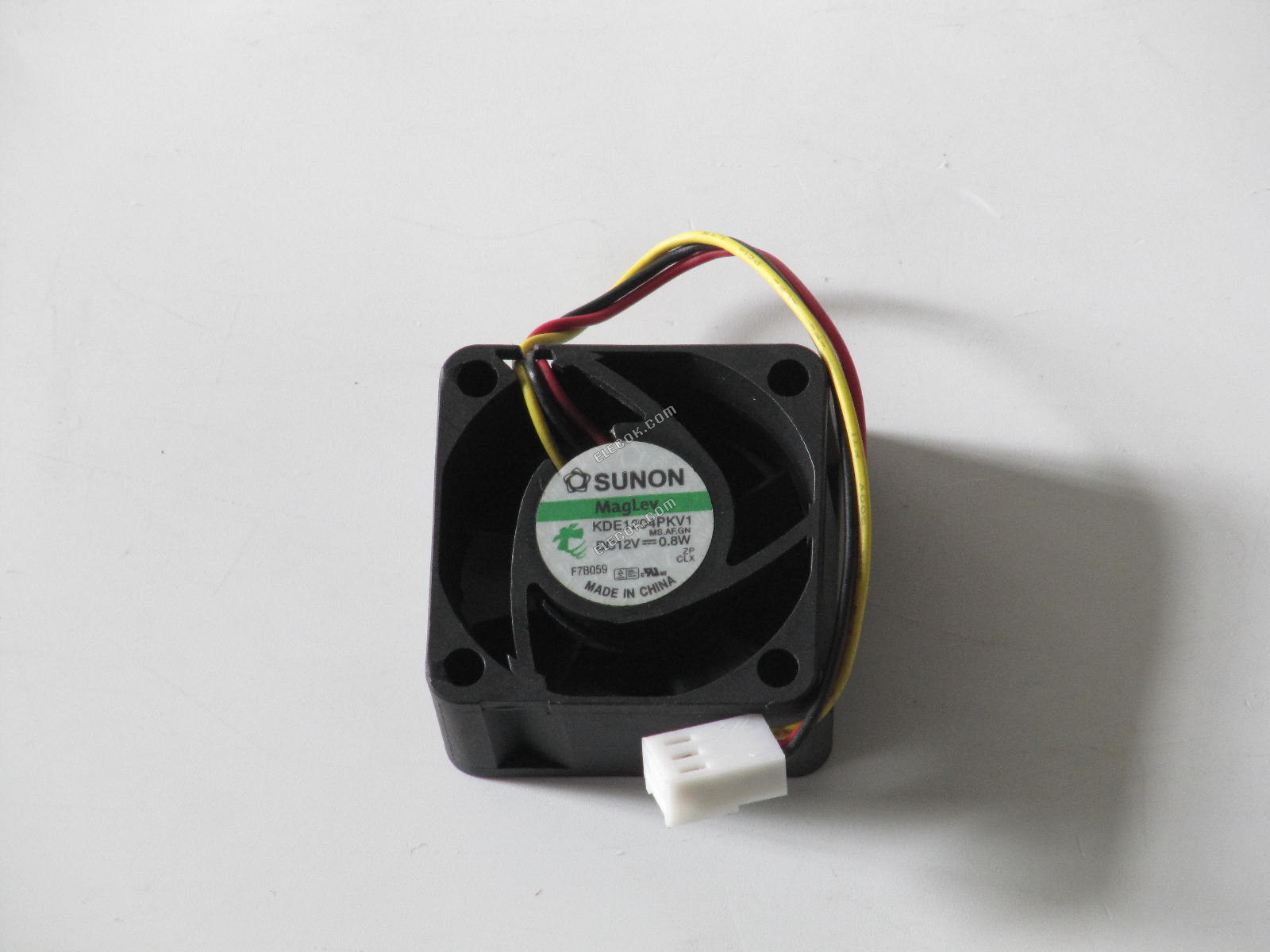 Sunon KDE1204PKV1 MS.AF.GN 12V 0.8W 3wires Cooling Fan 