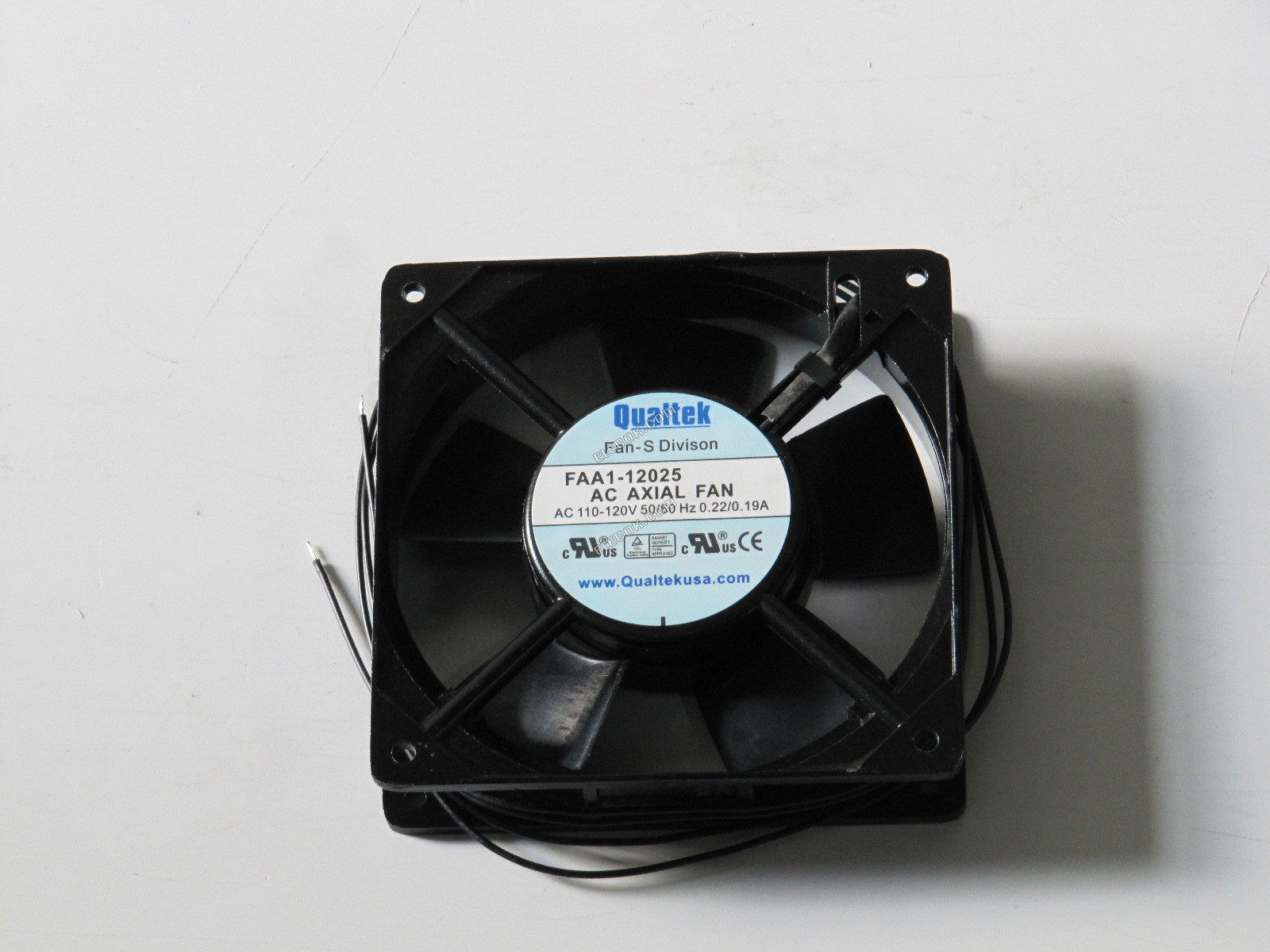 Qualtek FAA1-12025NBMW31 115V 0.19A 20.7W 2wires Cooling Fan 