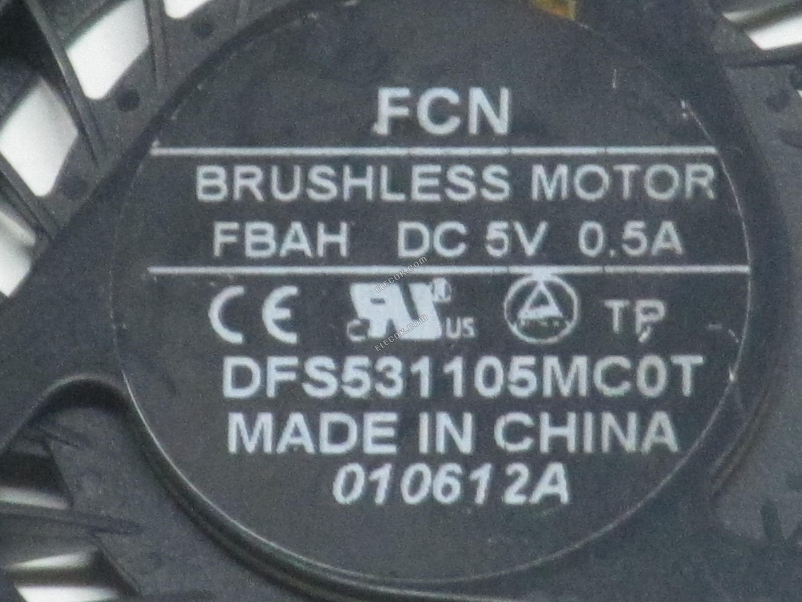 MSI DFS531105MC0T 5V 0,5A 3fios Ventoinha 