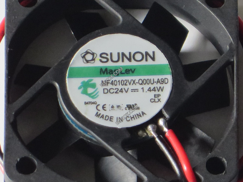 SUNON MF40102VX-Q00U-A9D 24V 1.44W 2線冷却ファンと白コネクタ